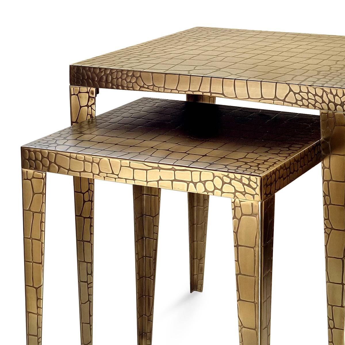 Side table Cayman brass
Set of 2 in solid brass.
Side table A/ L46 x D46 x H53cm.
Side table B/ L36 x D36 x H45cm.
   
  