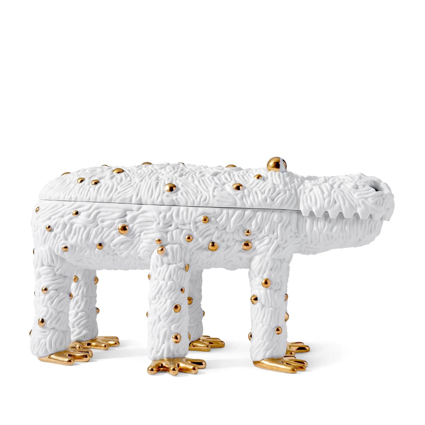 Box Cayman White 6 Feet all in porcelain in 
white finish and with gold-plated (24K) details.