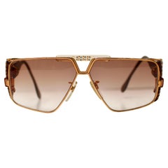 Cazal 951 Übergroße goldfarbene Sonnenbrille mit Strasssteinbesatz