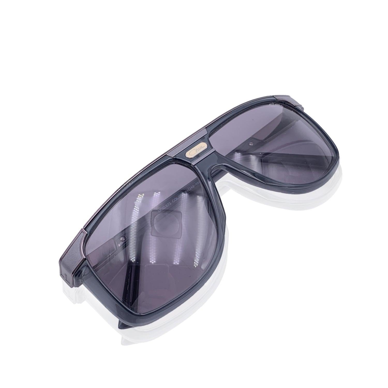 Gafas de sol Cazal Vintage Gris Escudo Mod. 673 003 61/12 150 mm en Excelente estado para la venta en Rome, Rome