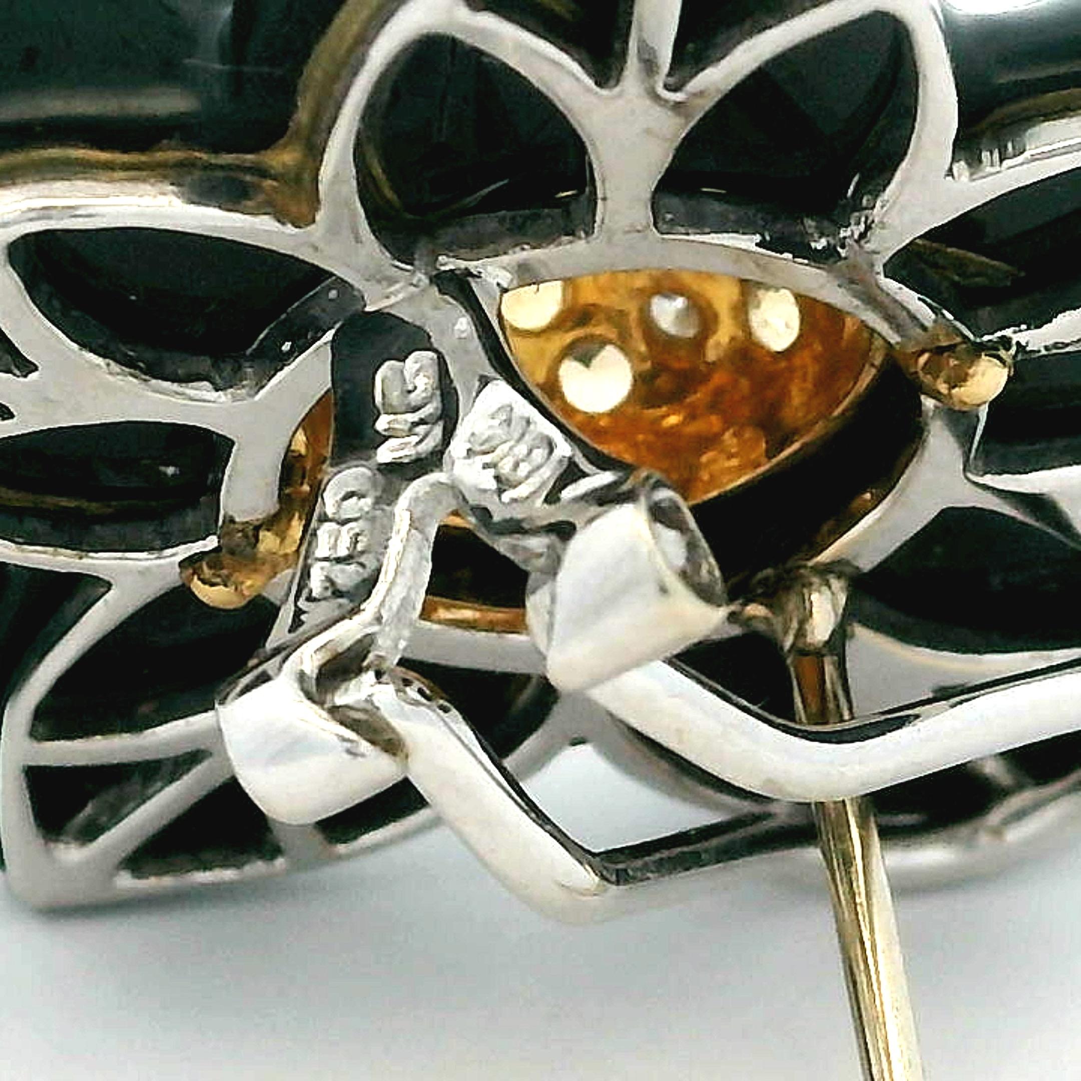 Boucles d'oreilles italiennes Cazzaniga en onyx sculpté, saphir jaune et diamant, à motif floral en vente 8