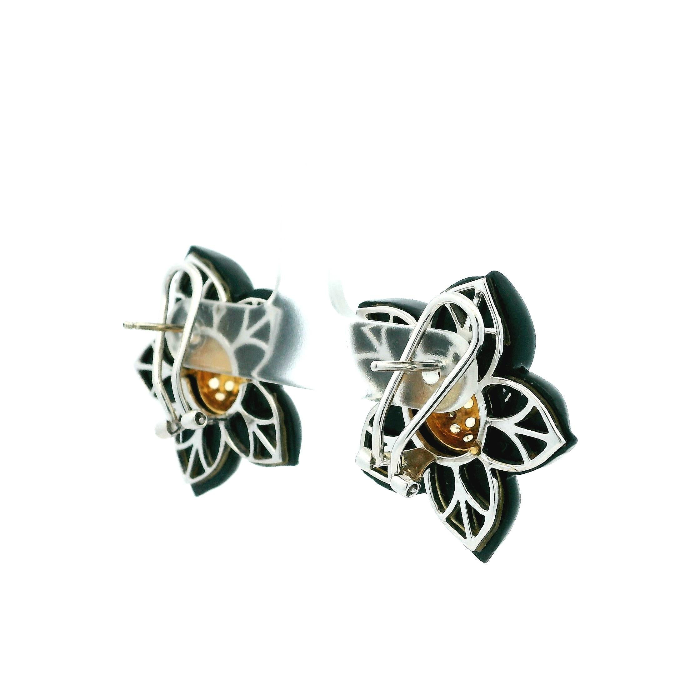Boucles d'oreilles italiennes Cazzaniga en onyx sculpté, saphir jaune et diamant, à motif floral Excellent état - En vente à Miami, FL