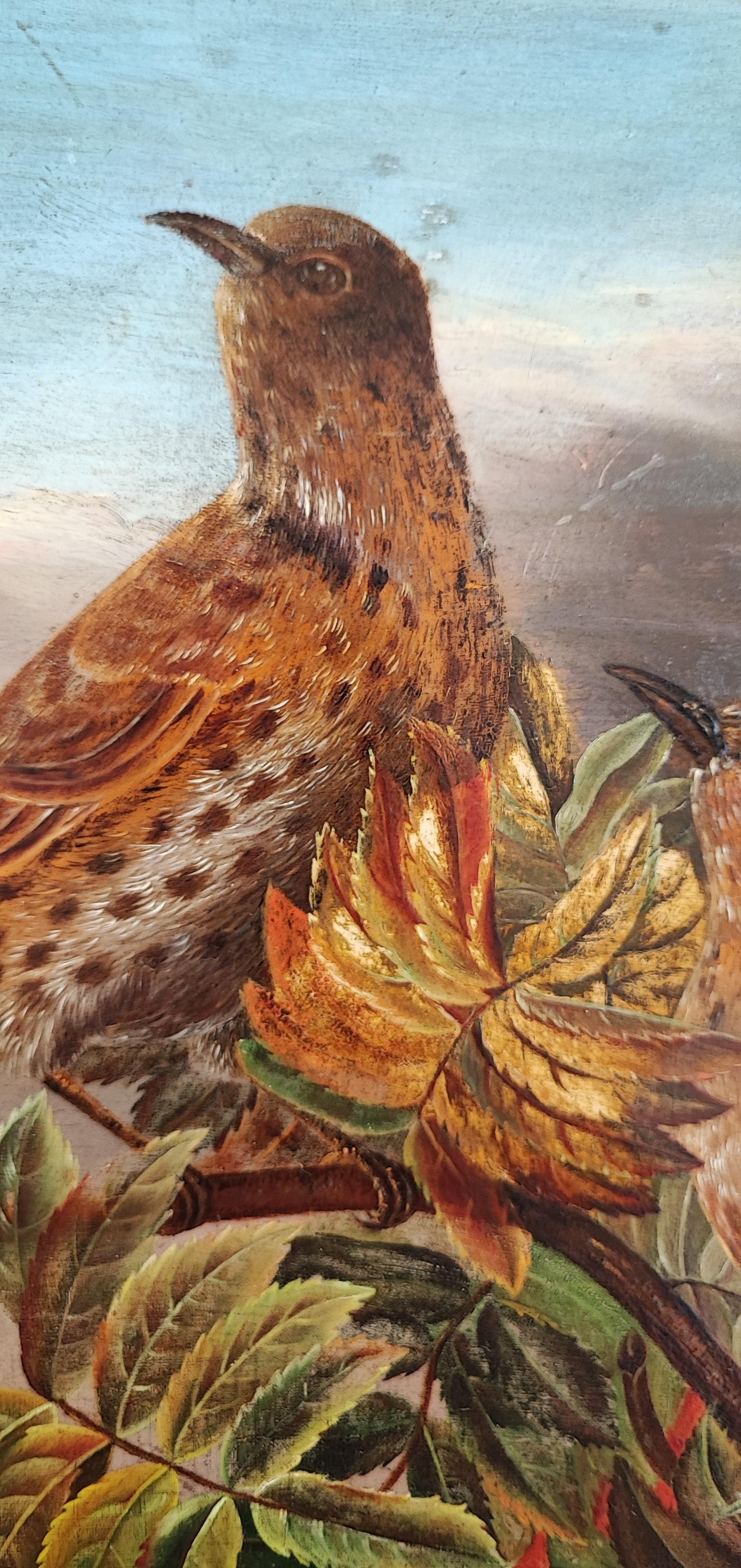 Vogelpaar auf einem fruchtigen Zweig im Angebot 3