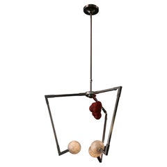 Lampadario CB/MD in ottone, porcellana e vetro fatto a mano da Andrea Claire Studio