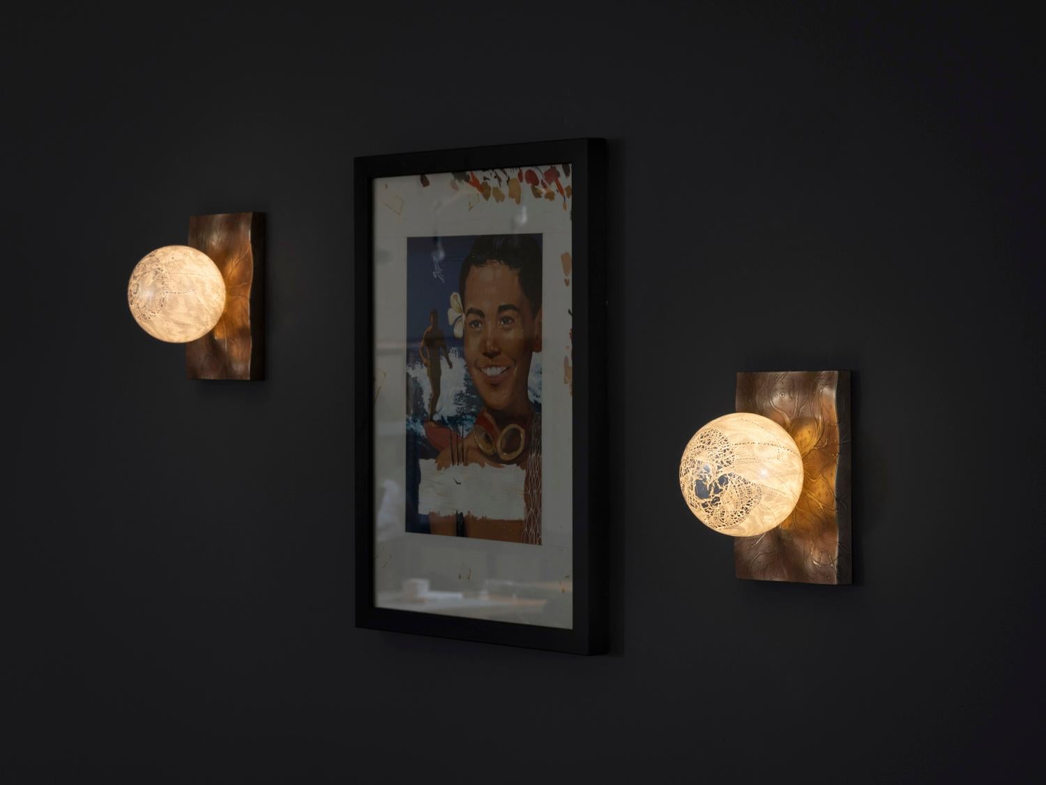 oud wall mount