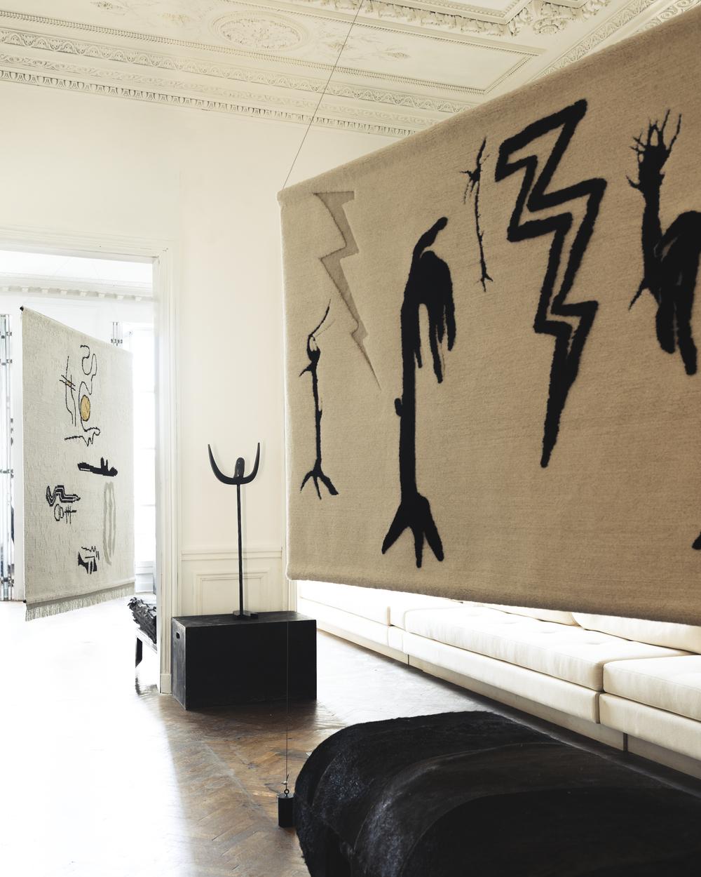 XXI secolo e contemporaneo cc-tapis Ashes to Ashes Dust to Dust, tappeto fatto a mano da Scarlett Rouge in vendita