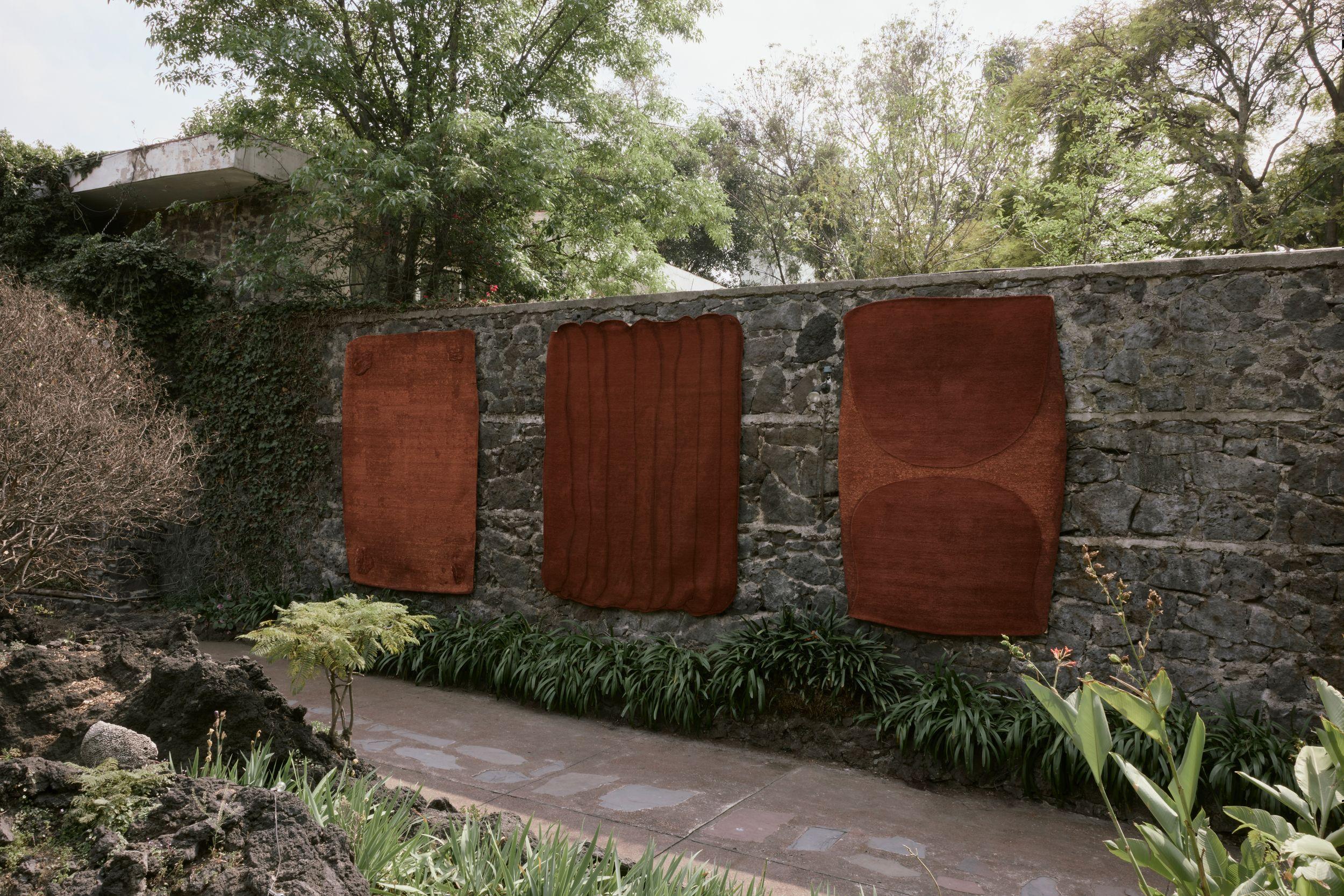 XXIe siècle et contemporain cc-tapis CORNERS tapis fait main par Eny Lee Parker en vente