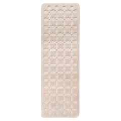cc-tapis CRISS CROSS RUNNER Handgefertigter Teppich in Butter von India Mahdavi