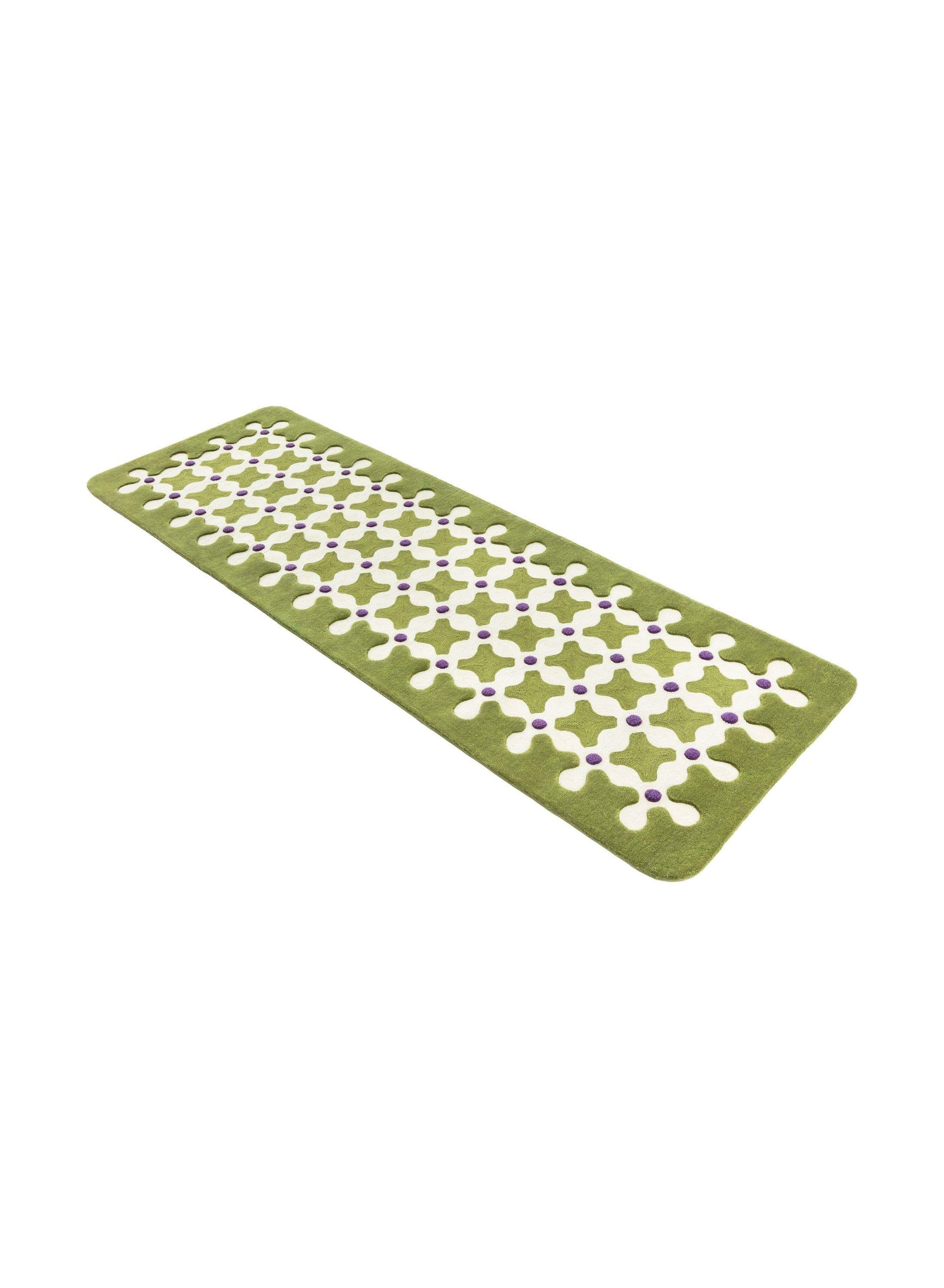 Tessuto a mano cc-tapis Tappeto CRISS CROSS RUNNER fatto a mano in verde di India Mahdavi in vendita