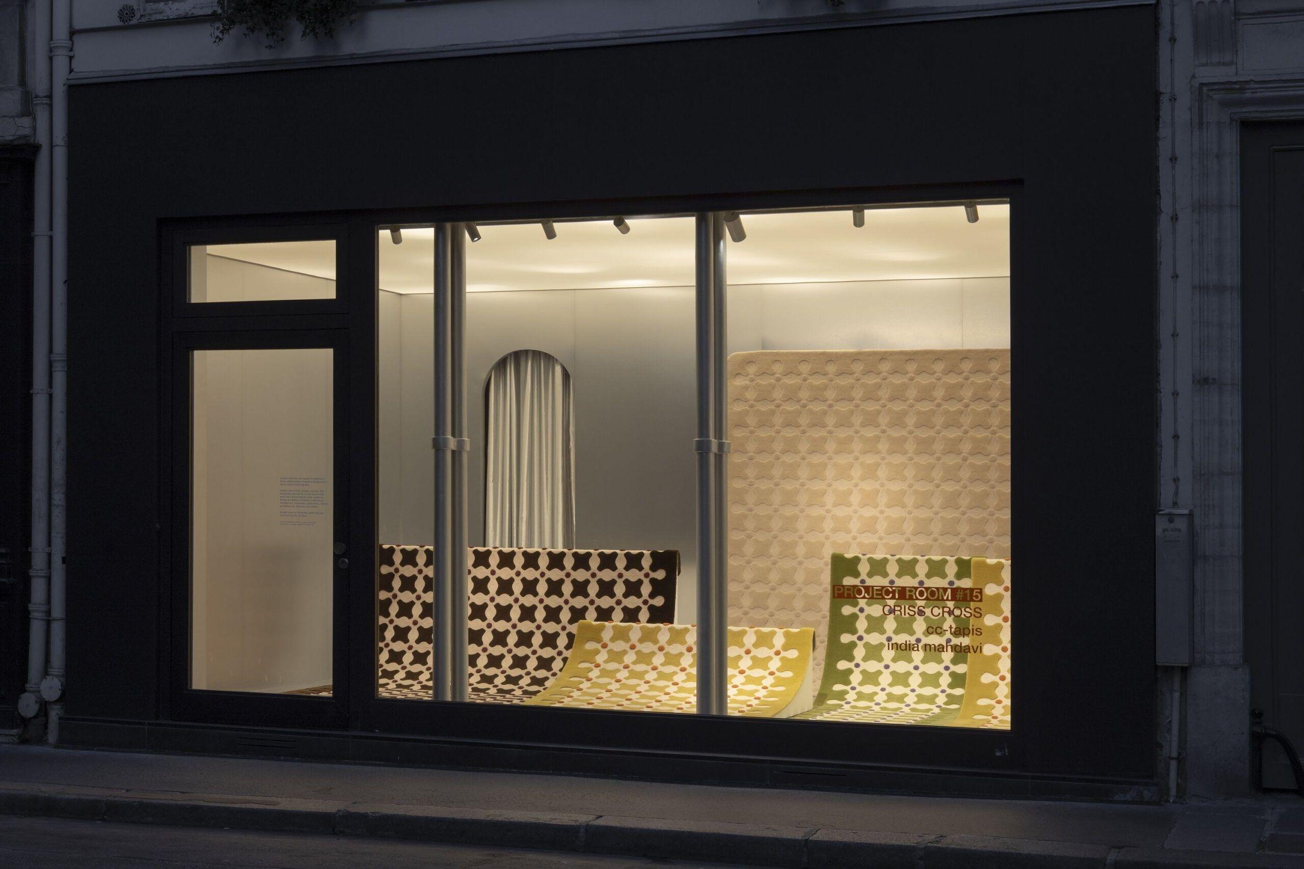 cc-tapis CRISS CROSS Kleiner handgefertigter Teppich in Grün von India Mahdavi im Zustand „Neu“ im Angebot in Brooklyn, NY