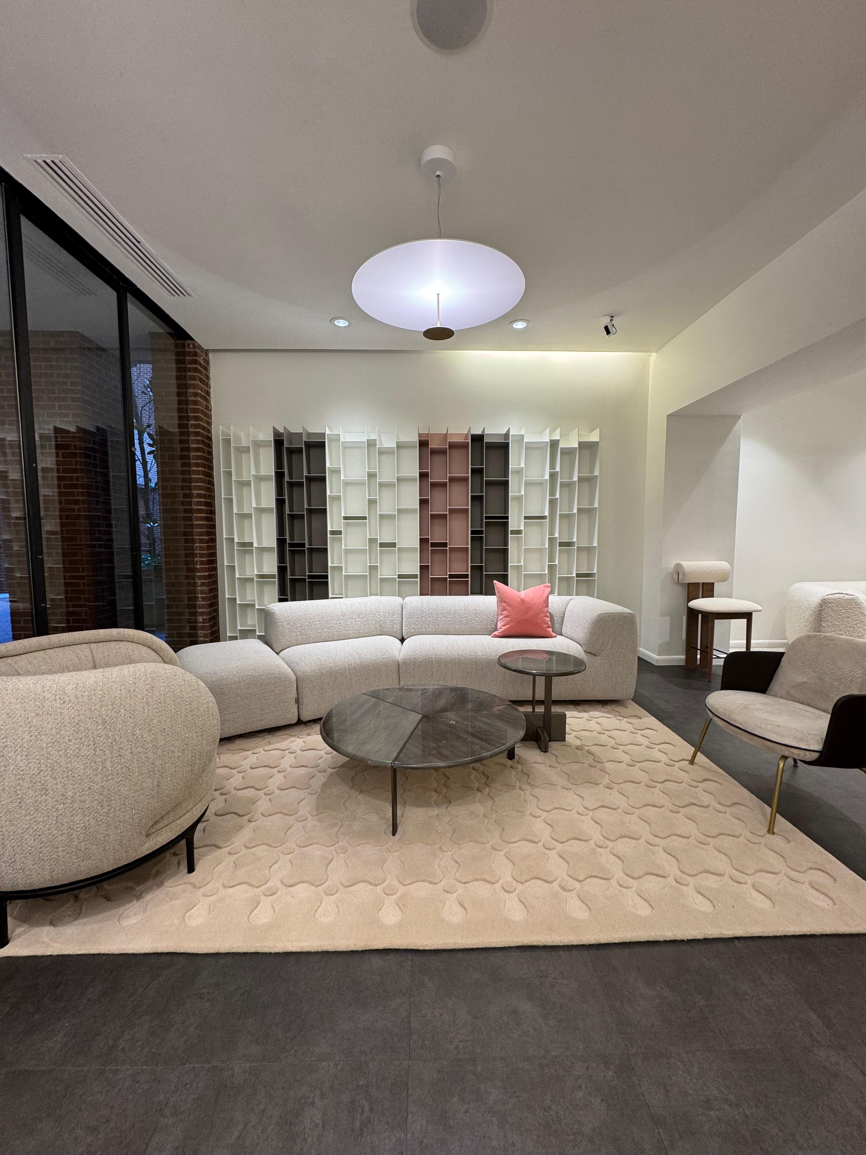 cc tapis CRISSCROSS MEDIUM Teppich - voller Butter in STOCK im Zustand „Hervorragend“ im Angebot in New York, NY