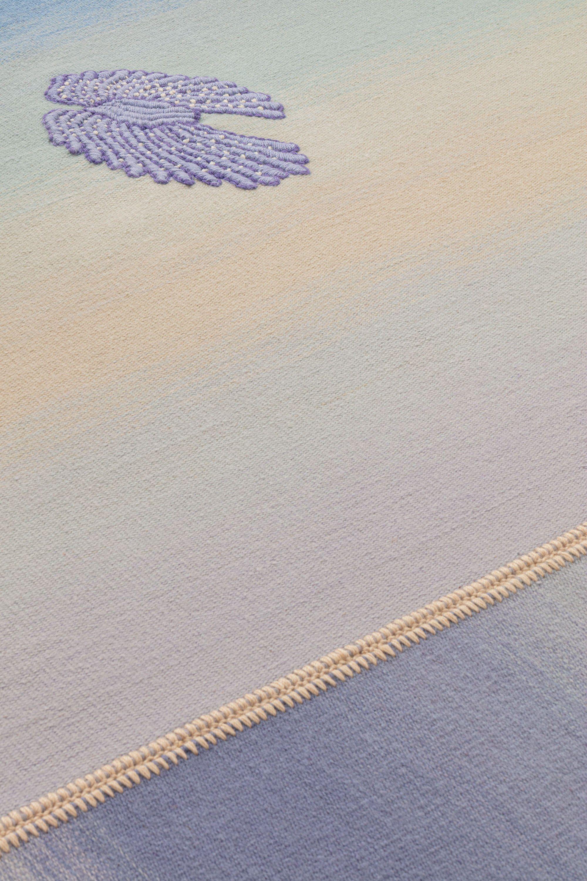 cc-tapis CRYPTID Air Medium Rechteckiger Teppich handgefertigt von Patricia Urquiola (Nepalesisch) im Angebot