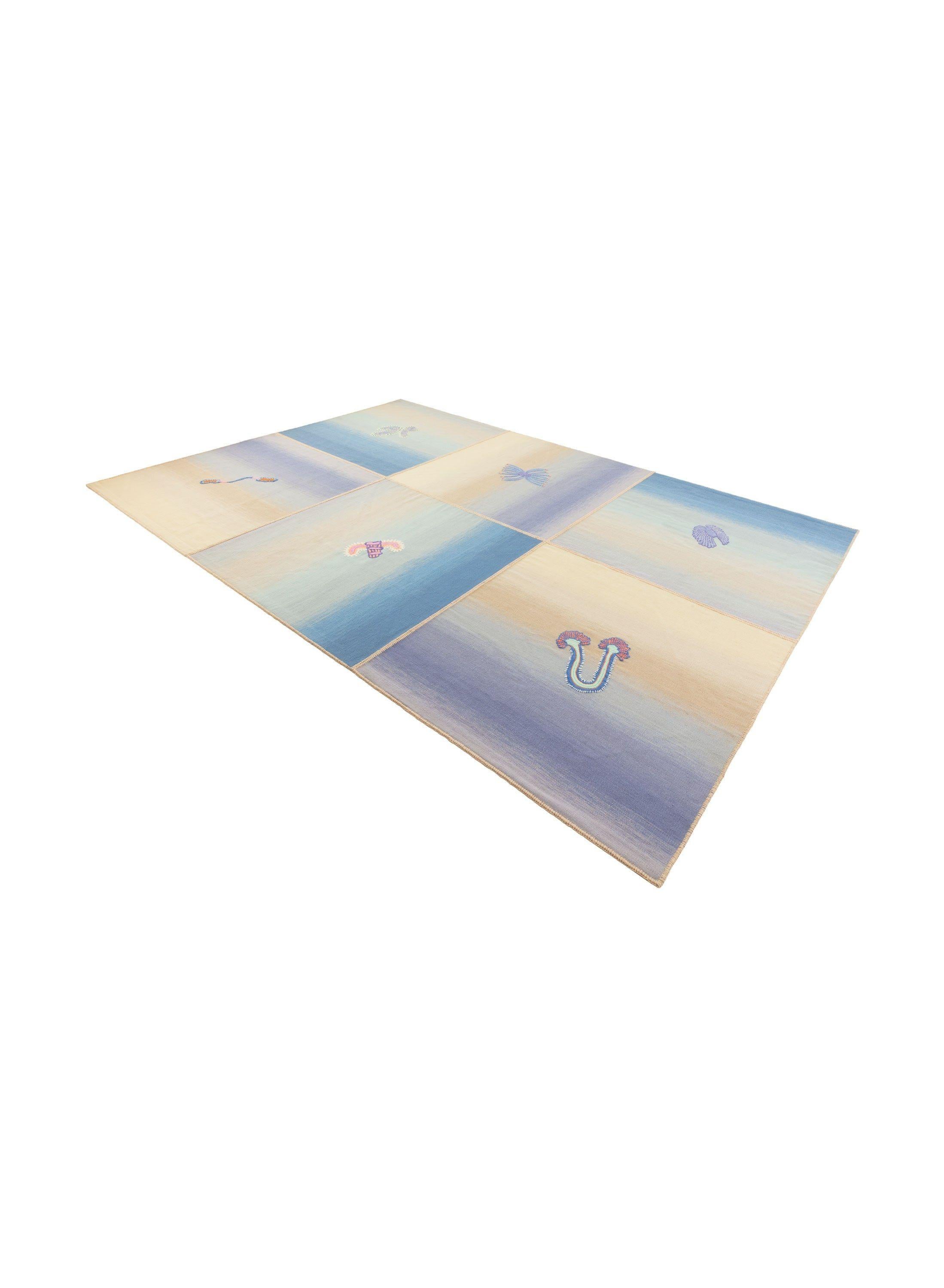 cc-tapis CRYPTID Air Alfombra rectangular hecha a mano por Patricia Urquiola Lana en venta