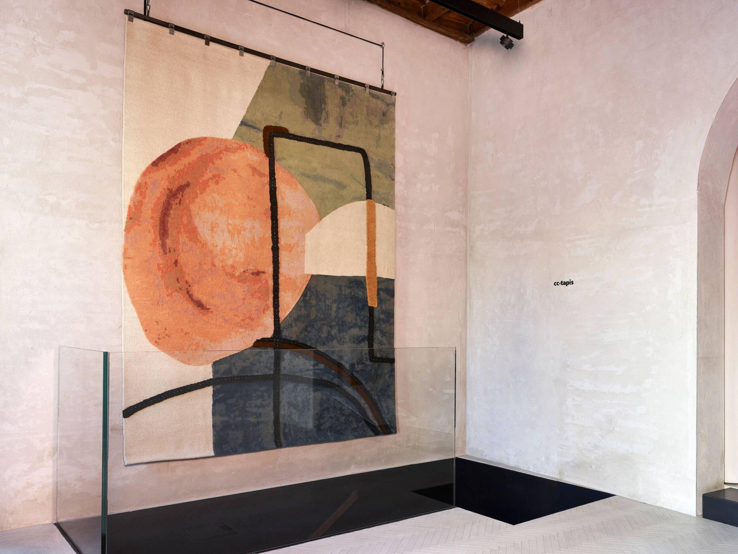 cc-tapis Doodle Kollektion Interieur mit Tischteppich von Faye Toogood (Moderne) im Angebot