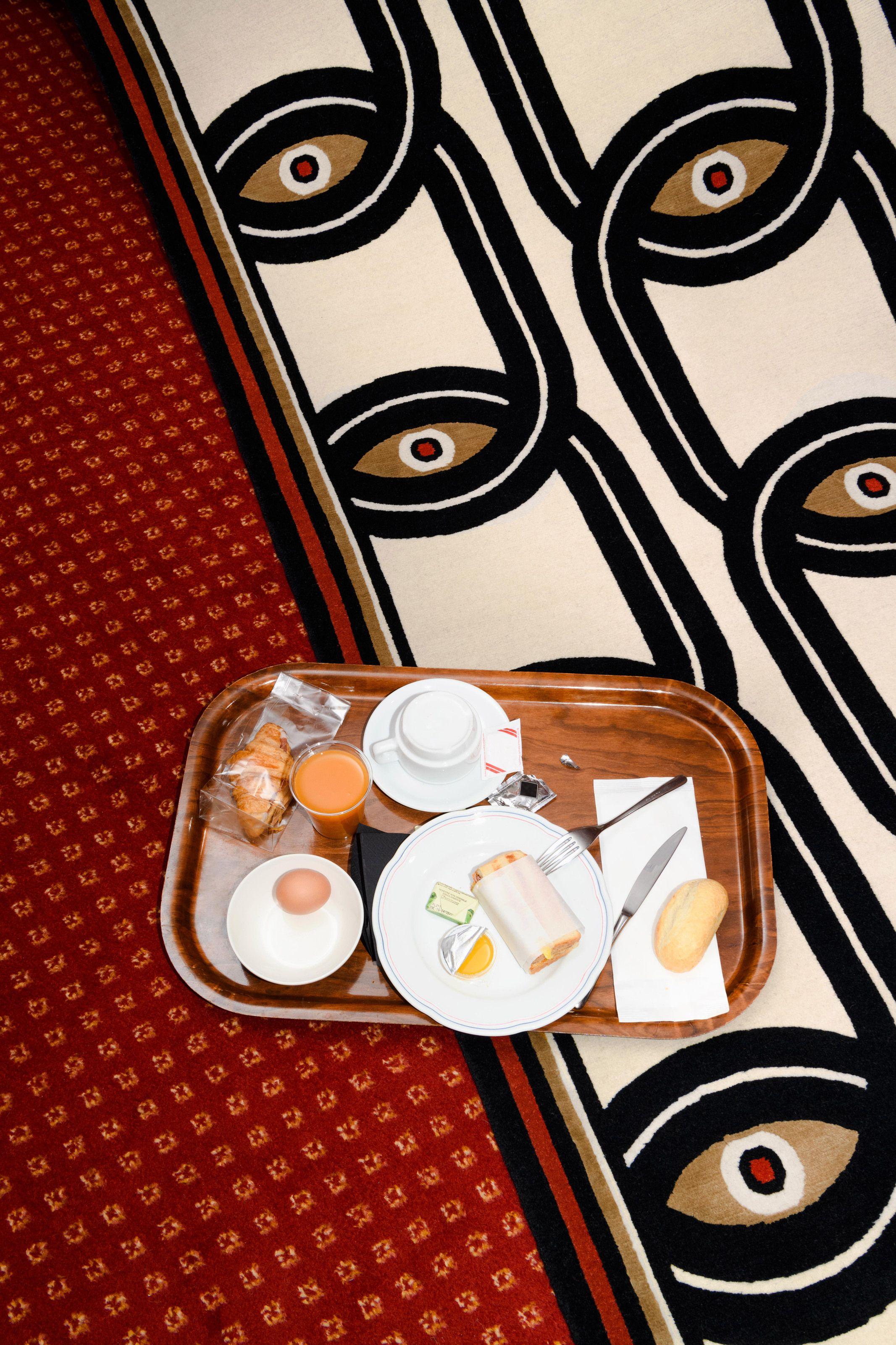 Nepalese cc-tapis Tappeto Eyes in Chains di Federico Pepe in vendita