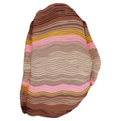 cc-tapis FOLDS Piccolo tappeto fatto a mano in giallo rosa di Cristián Mohaded