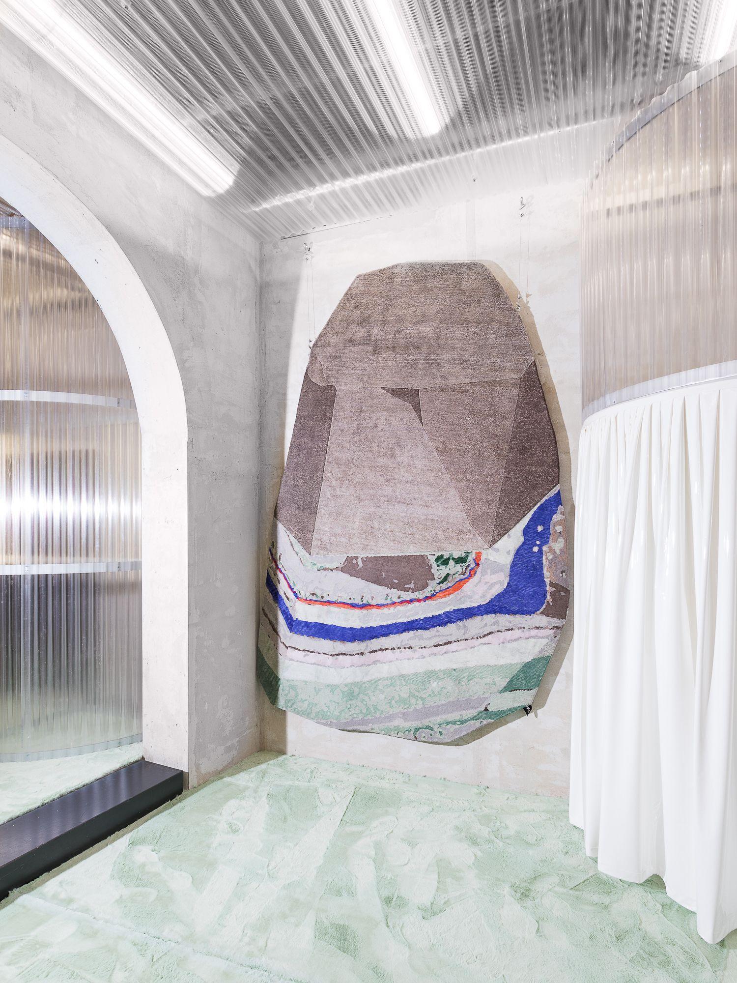 Moderno Collezione cc-tapis Fordite  Tappeto Fordite B Rock Shaped di Patricia Urquiola in vendita