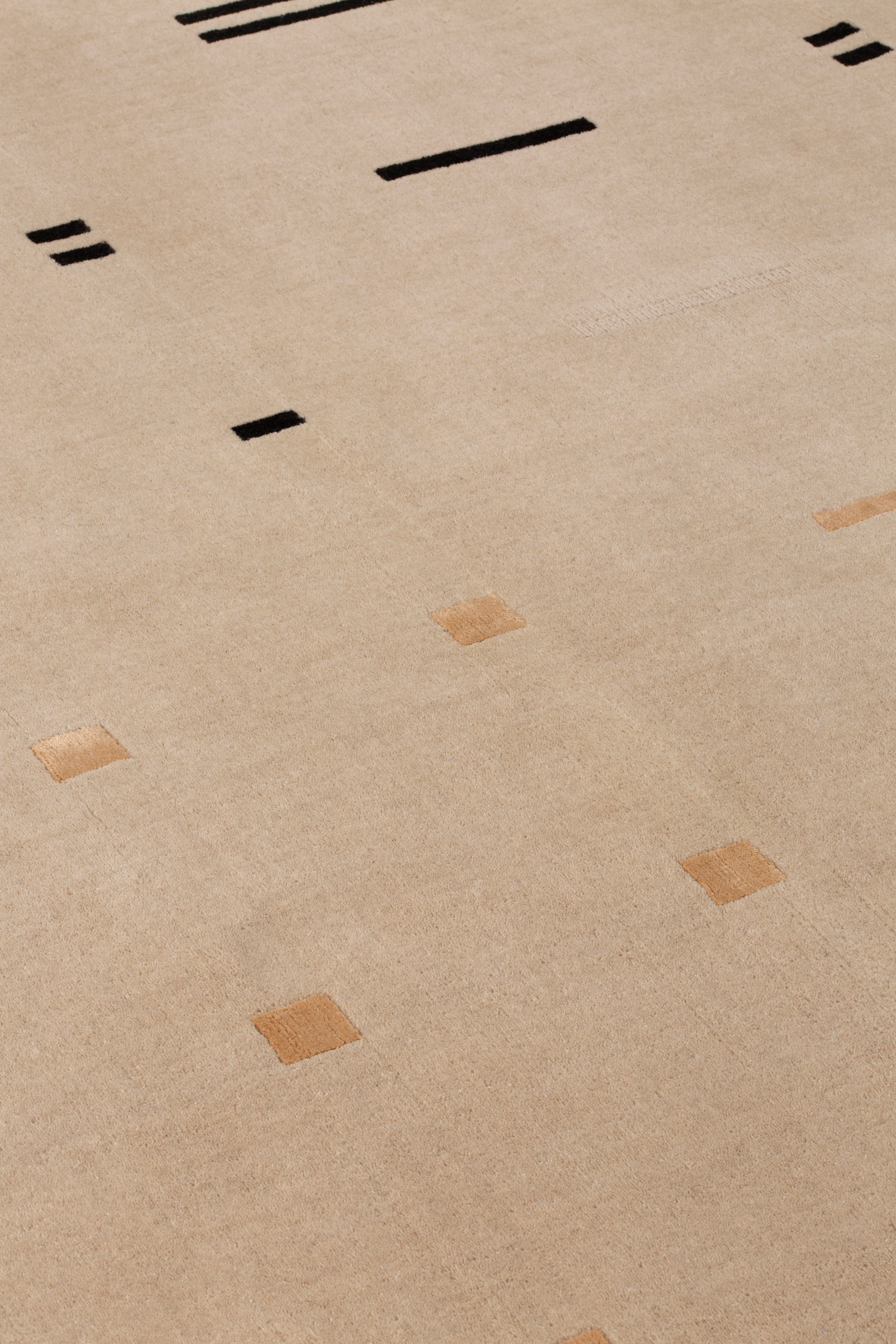 Geometric elements, evoking the avant-garde textiles of the early 1900s, a theme which runs through the whole Hello Sonia Family, are now arranged harmoniously in a musical score made up of pauses, solos, semitones and counterpoints, the punctuation