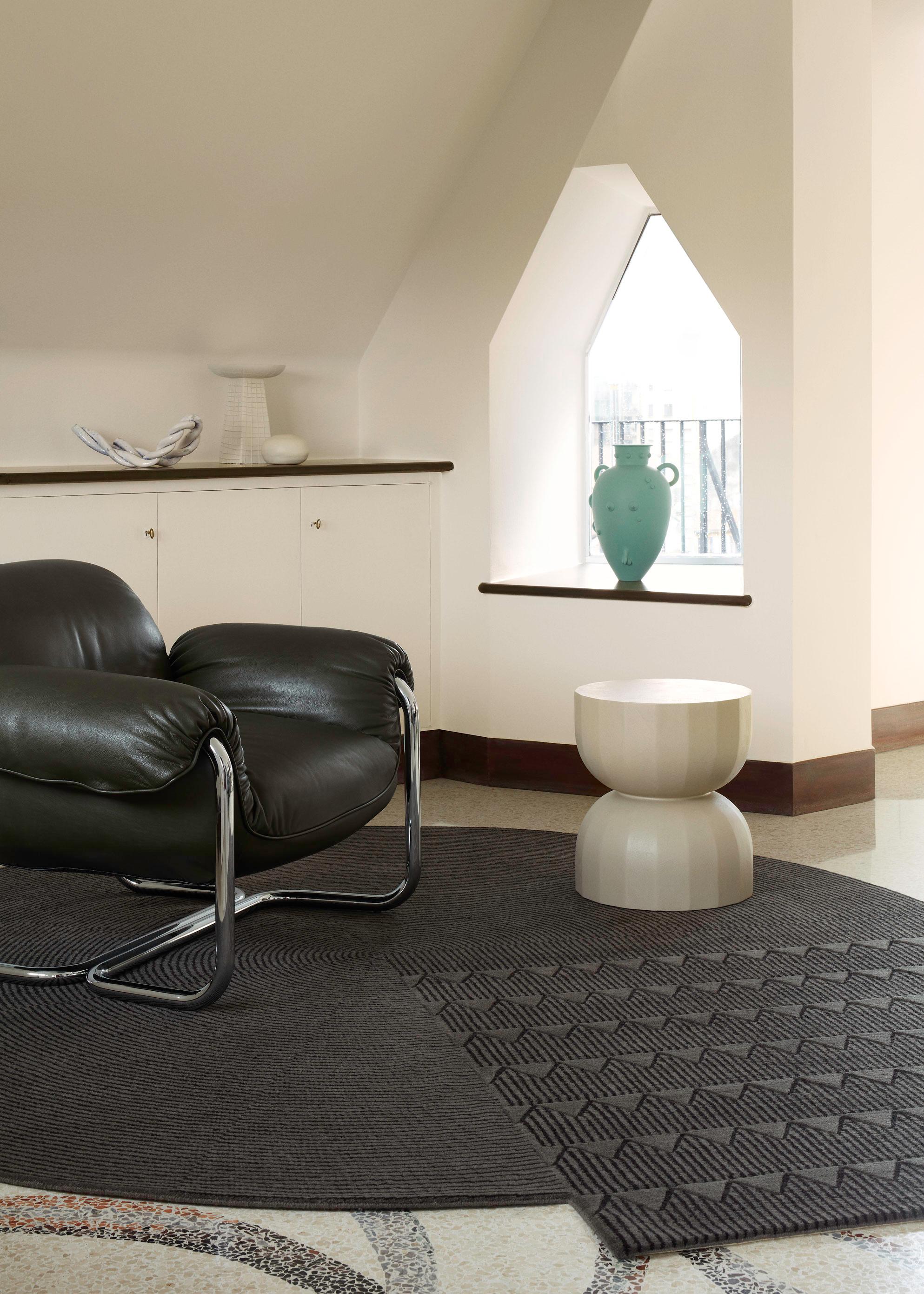cc-tapis Le Tapis Plasterwork C Dark Standard Rug da David/Nicolas in vendita 2