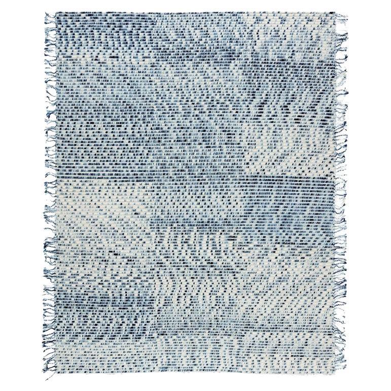 cc-tapis Lines Blauer handgefertigter Teppich aus Himalaya-Wolle von Philippe Malouin - IN STOCK