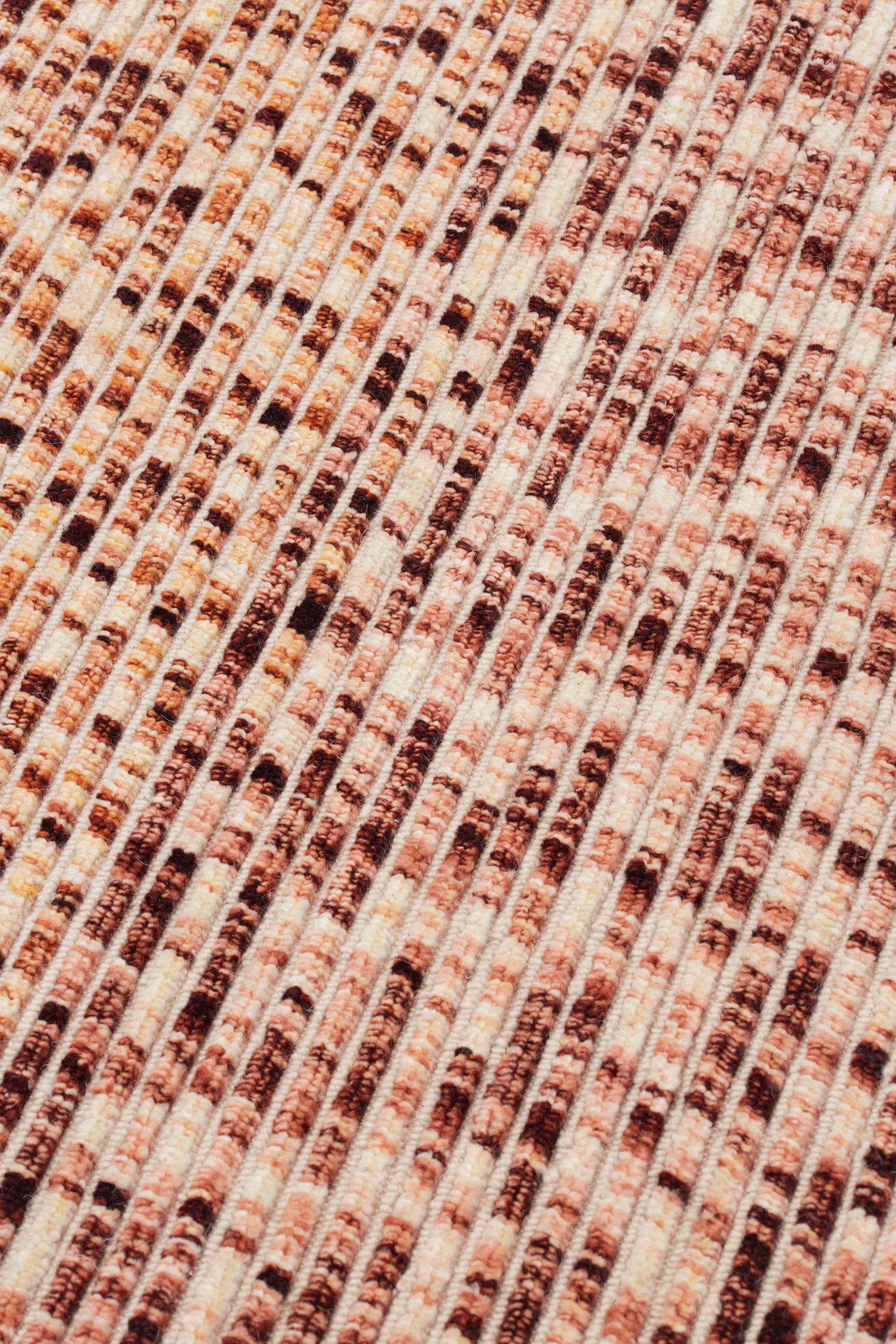 cc-tapis Lines Roter handgefertigter Teppich aus Himalaya-Wolle von Philippe Malouin (21. Jahrhundert und zeitgenössisch) im Angebot
