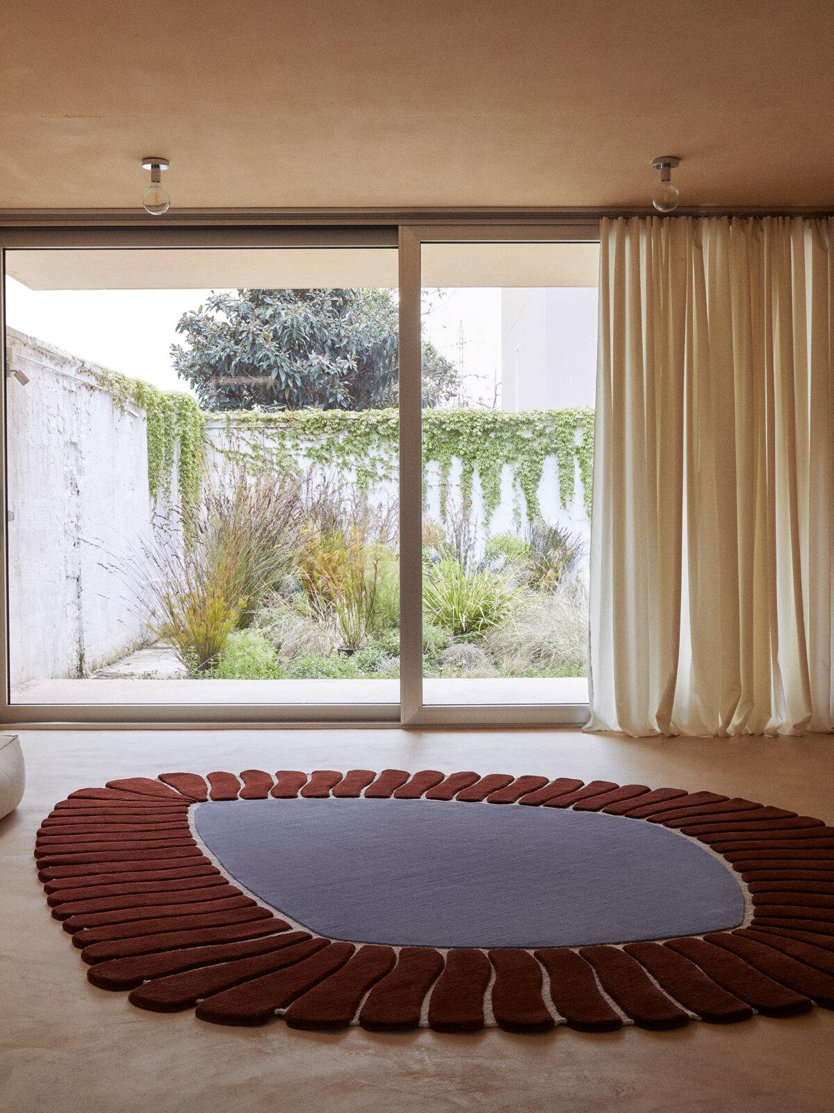 cc-tapis M'AMA NON M'AMA Alfombra grande hecha a mano en color Oliva por Patricia Urquiola en venta 7