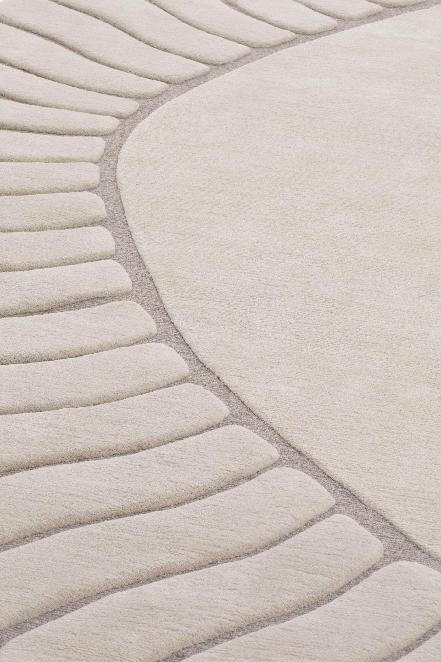 Noué à la main cc-tapis M'AMA NON M'AMA Grand tapis fait main en Undyed par Patricia Urquiola en vente
