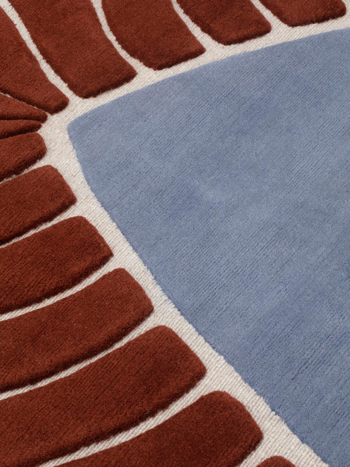 cc-tapis M'AMA NON M'AMA Medium handgefertigter Teppich von Patricia Urquiola (21. Jahrhundert und zeitgenössisch) im Angebot