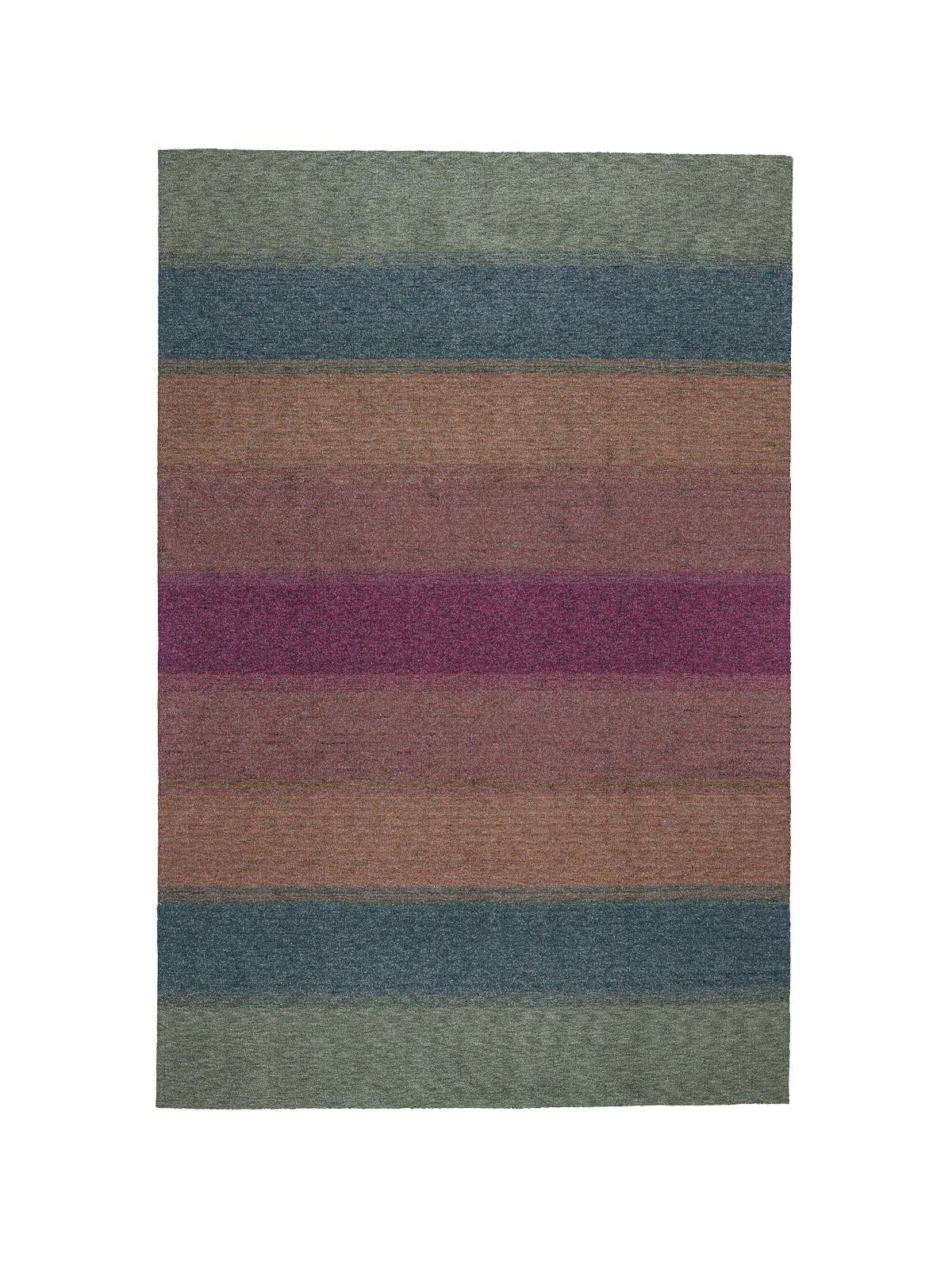 Gemeinsam mit Marco De Vincenzo beschloss cc-tapis, sich der Herausforderung zu stellen, seine ikonischen Lurex-Textilien in einen Teppich zu verwandeln.
 
Lurex ist ein MATERIAL, das in der Welt der Teppichherstellung sehr selten verwendet wird und