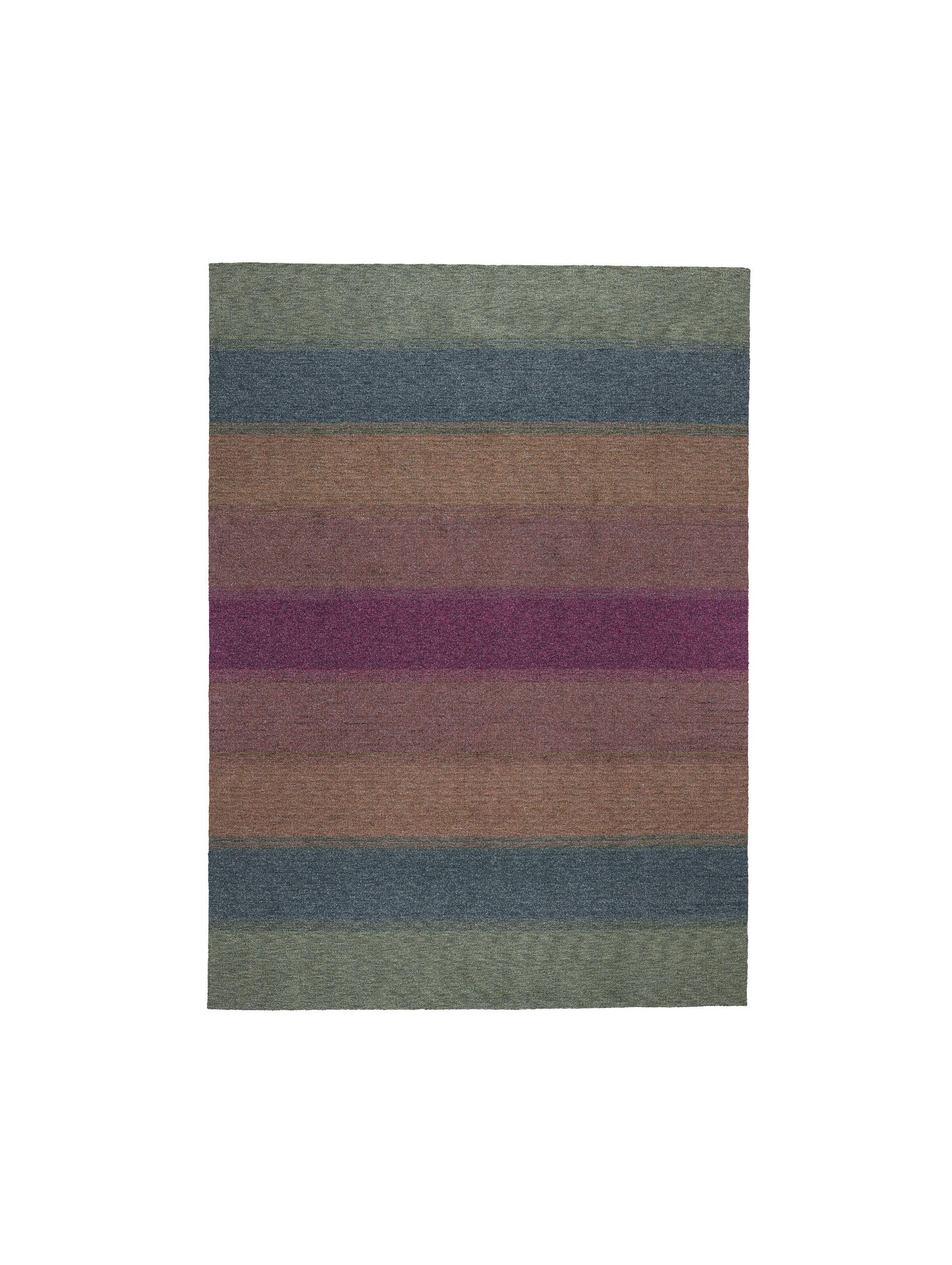 Gemeinsam mit Marco De Vincenzo beschloss cc-tapis, sich der Herausforderung zu stellen, seine ikonischen Lurex-Textilien in einen Teppich zu verwandeln.
 
Lurex ist ein MATERIAL, das in der Welt der Teppichherstellung sehr selten verwendet wird und