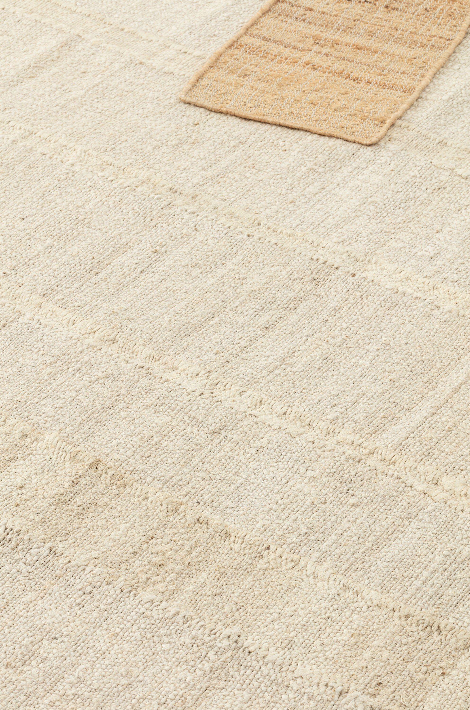 Nepalese cc-tapis Monograph Grande tappeto fatto a mano in Nature White di Destroyers Builders in vendita