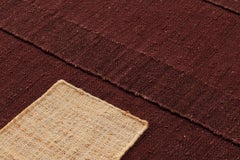 cc-tapis Monograph Medium handgefertigter Teppich in Burgund von Destroyers Builders