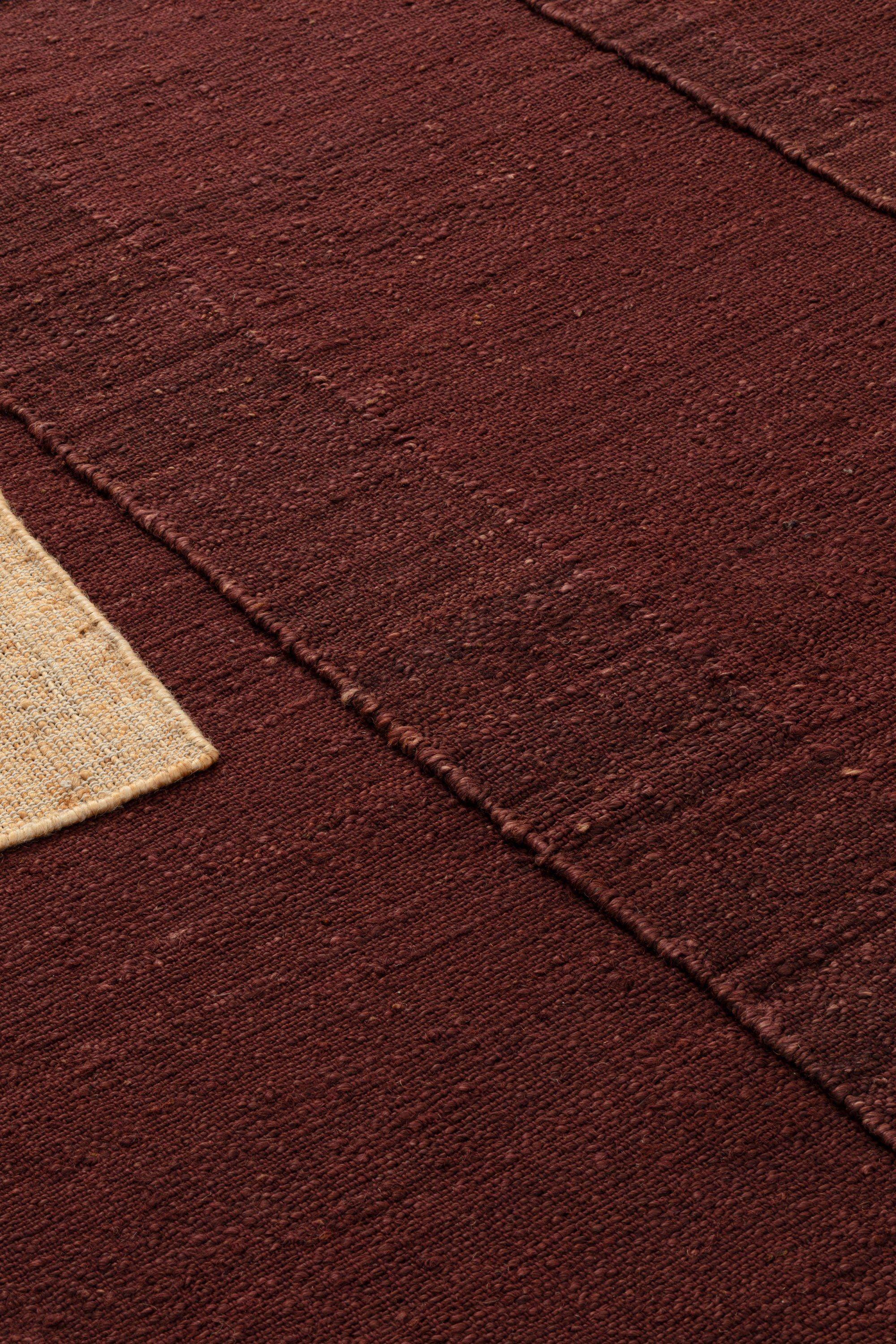 Nepalese cc-tapis Monograph Medium, tappeto fatto a mano in borgogna di Destroyers Builders in vendita