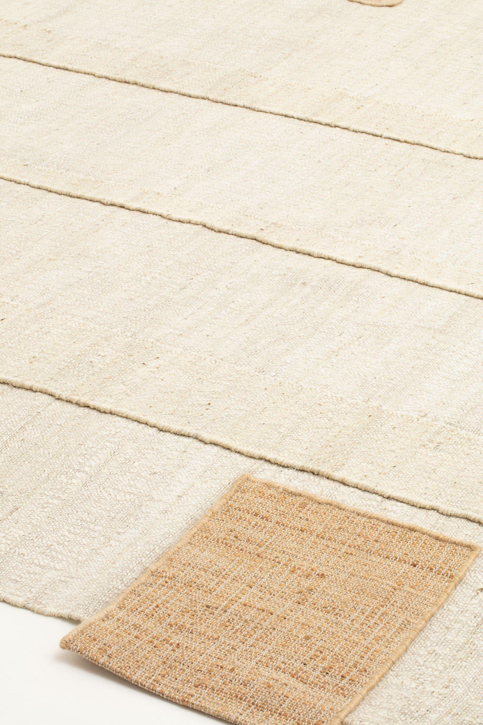 Nepalese cc-tapis Monograph Medium tappeto fatto a mano in bianco Nature di Destroyers Builders in vendita