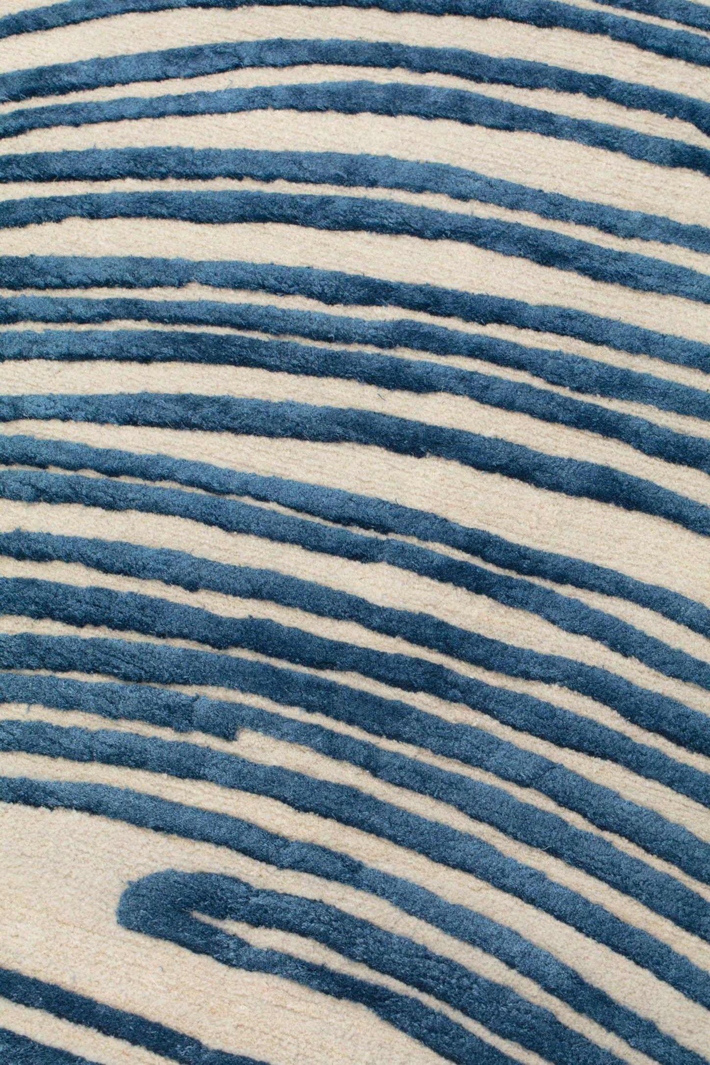 Moderno cc-tapis Tappeto NAÏF CRESCENT fatto a mano in blu da David/nicolas in vendita