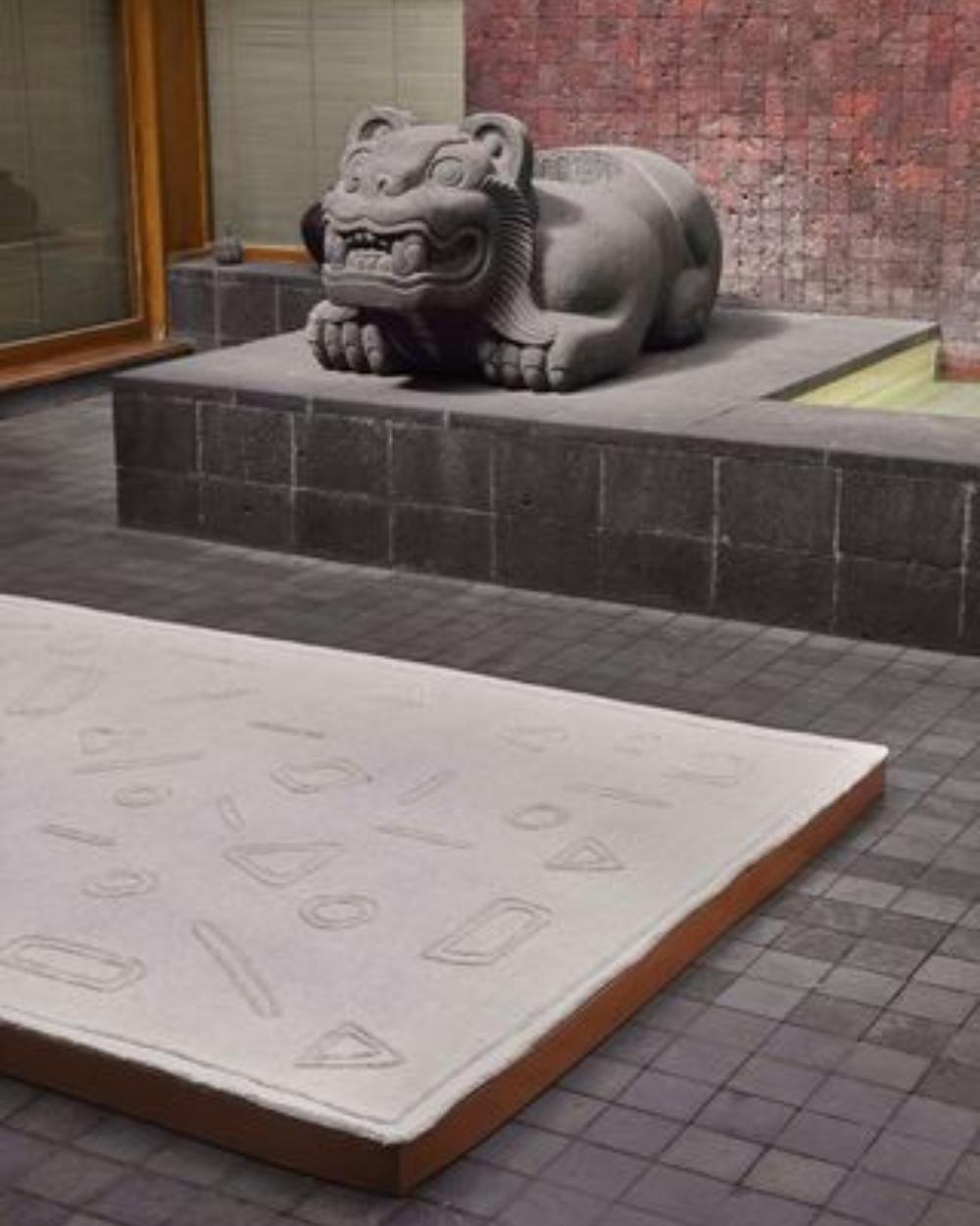 cc-tapis NAÏF GEOMETRIES tappeto fatto a mano in blu da David/nicolas in vendita 2