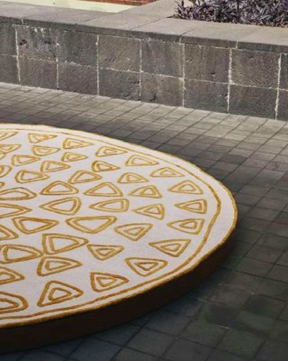 Annodato a mano cc-tapis Tappeto NAÏF TRIANGLES fatto a mano in rosso da David/nicolas in vendita