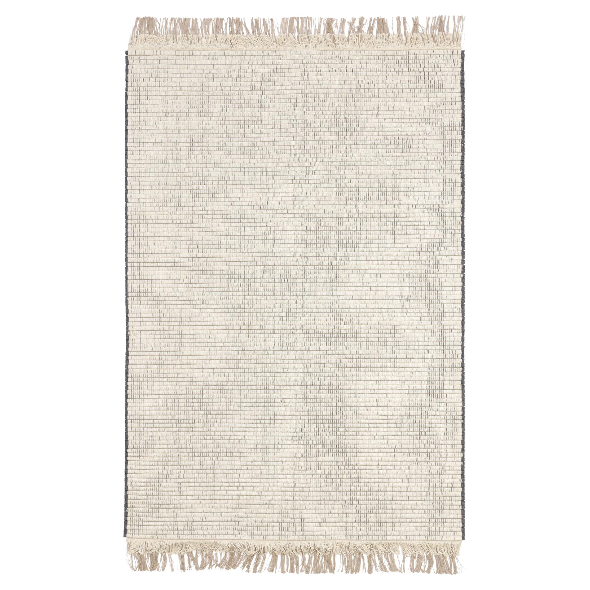 cc-tapis OMOTE FUYU DARK tappeto fatto a mano da Mae Engelgeer