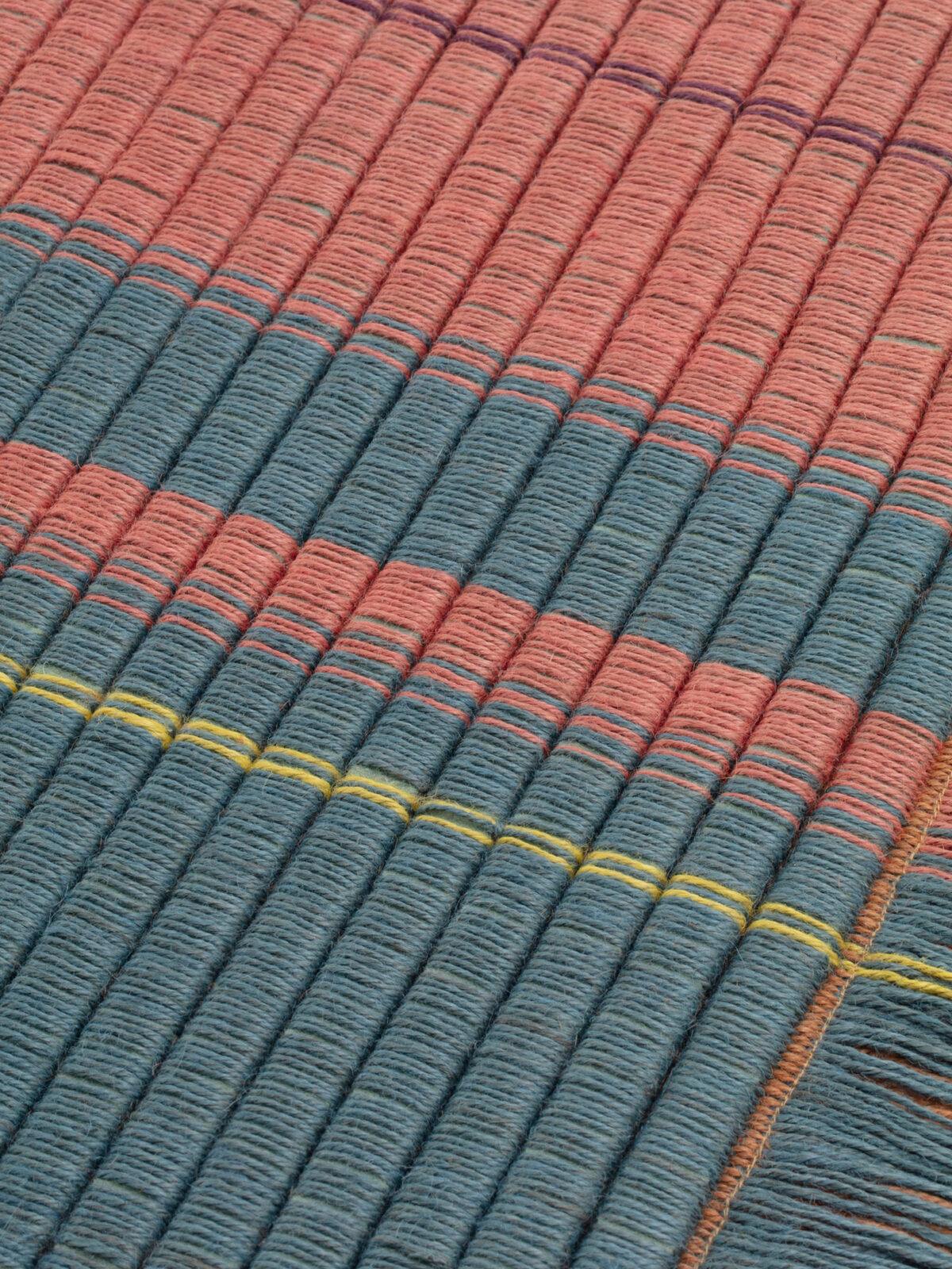 cc-tapis OMOTE HARU RUNNER tapis fait main par Mae Engelgeer Neuf - En vente à Brooklyn, NY