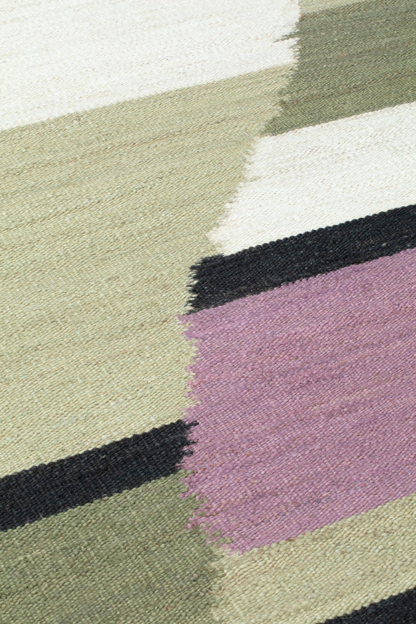 Onda Onda è una collezione di tappeti disegnata dal designer Charles-Antoine Chappuis per il marchio cc-tapis. I tappeti Onda Onda sono realizzati in juta con la tecnica indiana delle dhurrie.

Charles Charles è un artista svizzero-brasiliano.  il