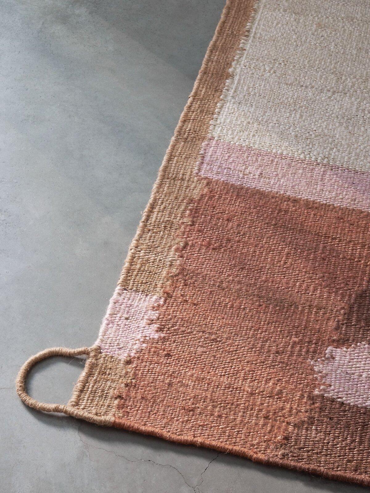 Hand-Woven cc-tapis ONDA ONDA SIESTA  handmade rug by Charles-Antoine Chappuis For Sale