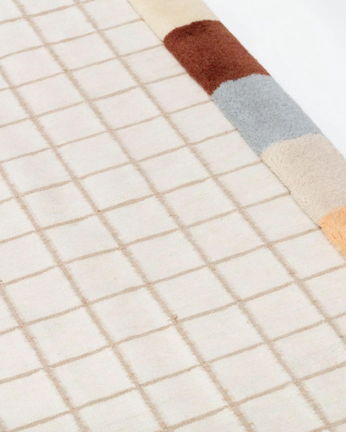 cc tapis RAAG RECTANGULAR GRID 3 DOSHI LEVIEN Teppich auf Lager (Europäisch) im Angebot