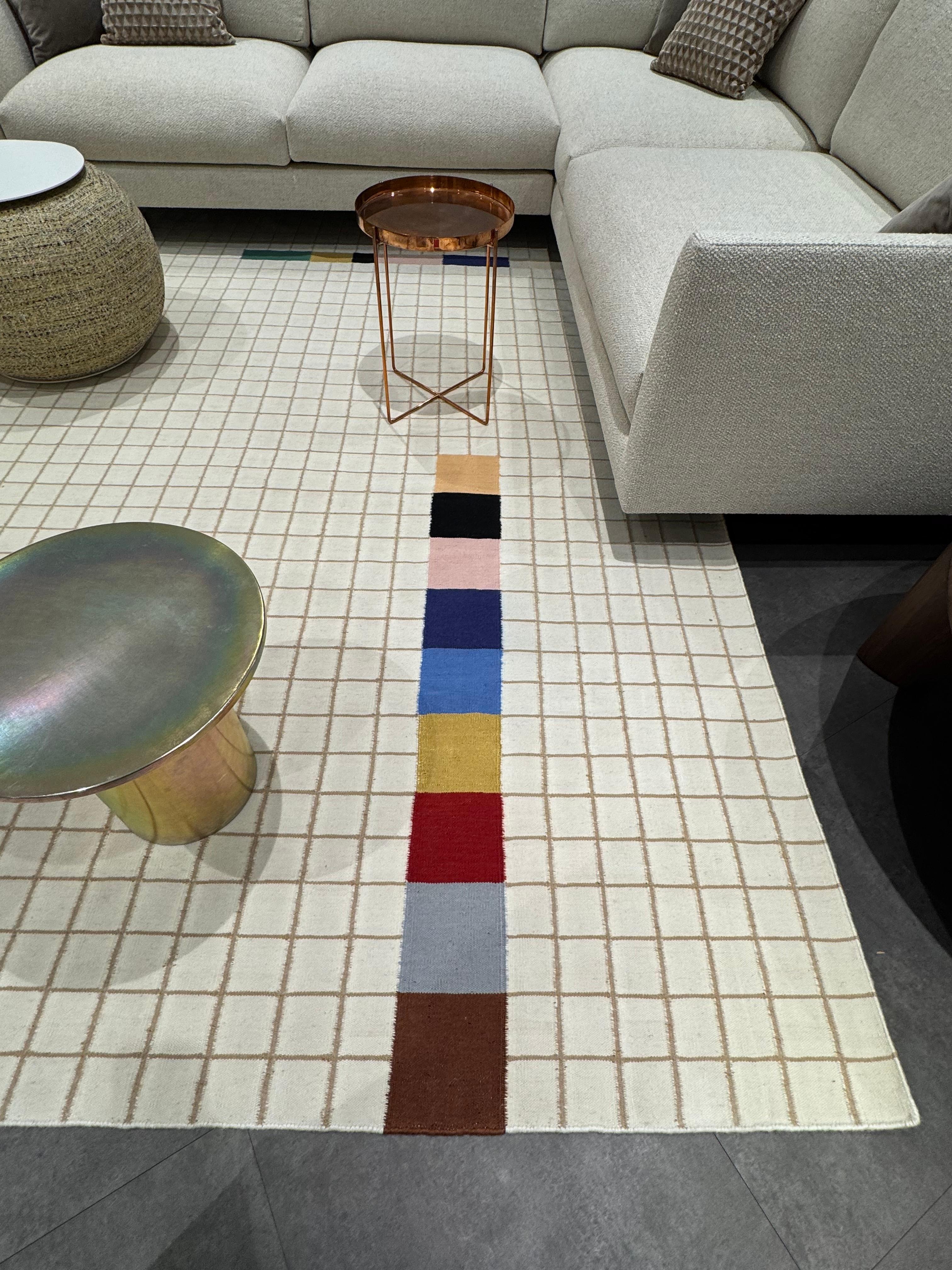 cc tapis RAAG RECTANGULAR GRID 3 DOSHI LEVIEN Teppich auf Lager (21. Jahrhundert und zeitgenössisch) im Angebot