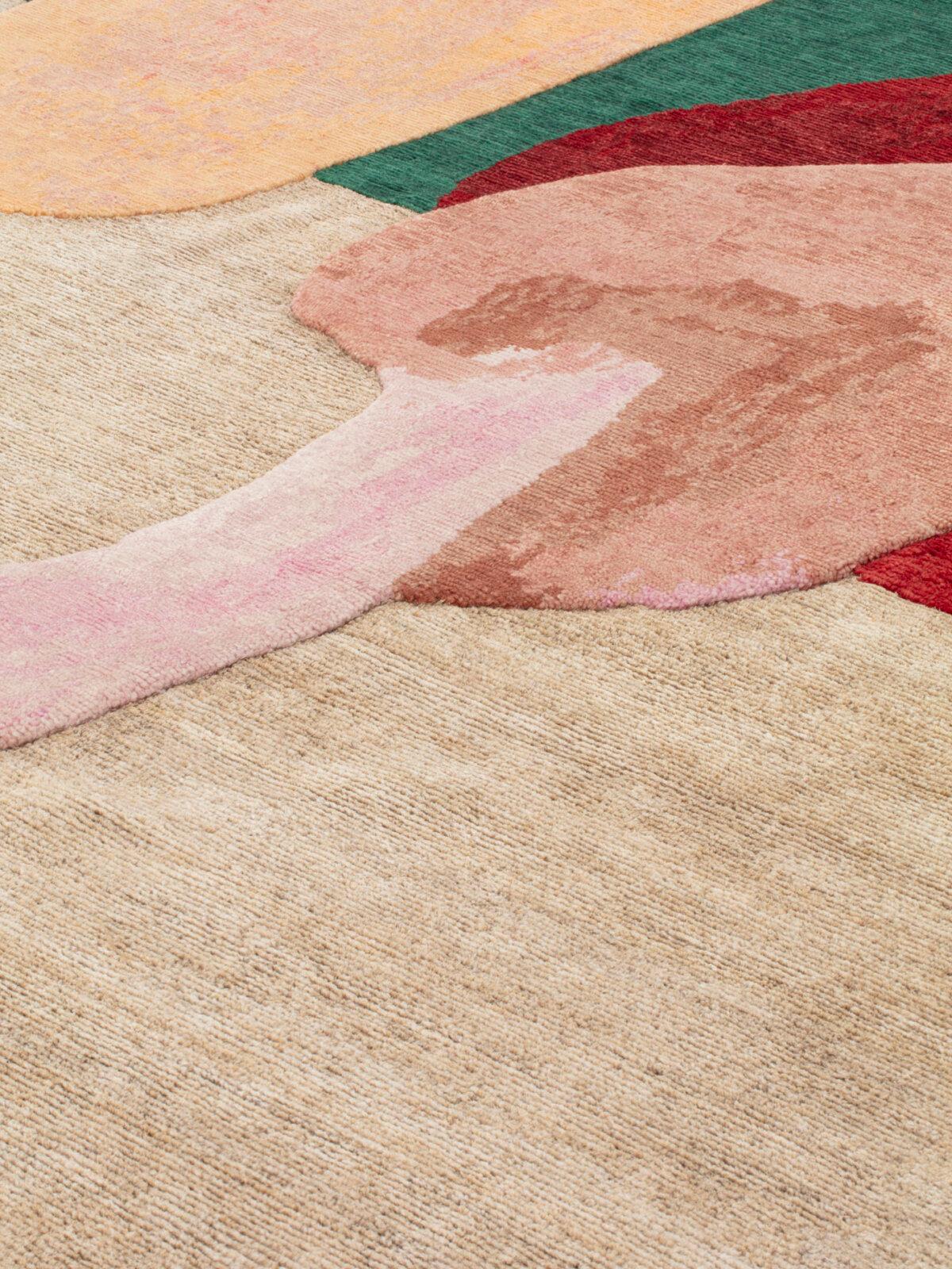 Rude pairs Toogood’s restless experimentation with cc-tapis’
unmatched craftsmanship. “cc-tapis are always up for meeting
my challenges. With “Doodle” we translated the subtle, painterly
gestures of artworks on paper into wool. With “Inventory”