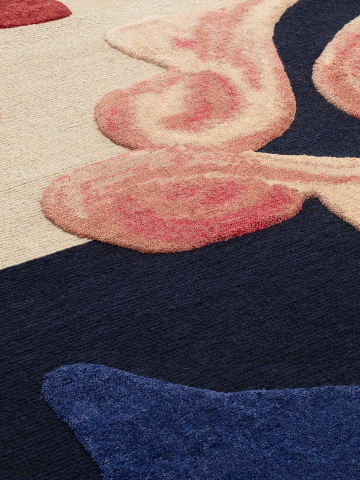 Lana cc-tapis RUDE COLLECTION - Tappeto TIDDLYBITS fatto a mano da Faye Toogood in vendita