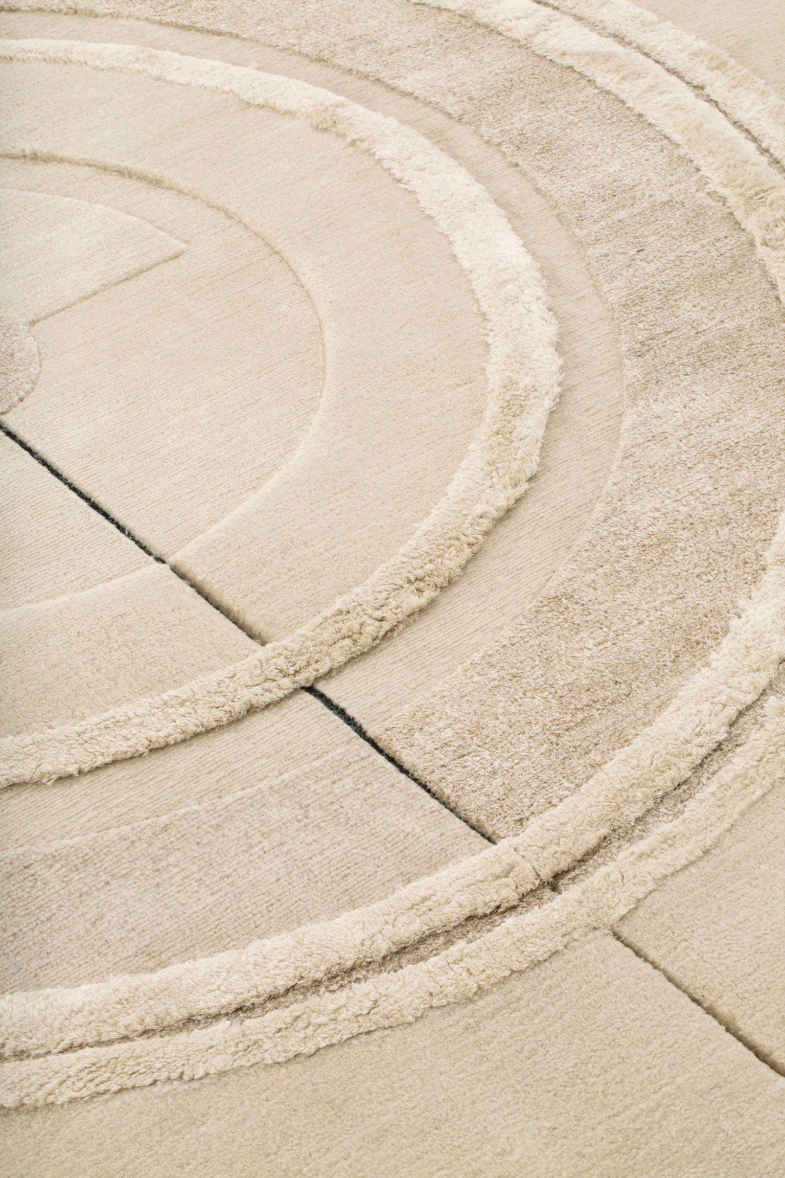Nepalese cc-tapis Rug Bliss Ultimate Undyed Round Natural by Mae Engelgeer For Sale