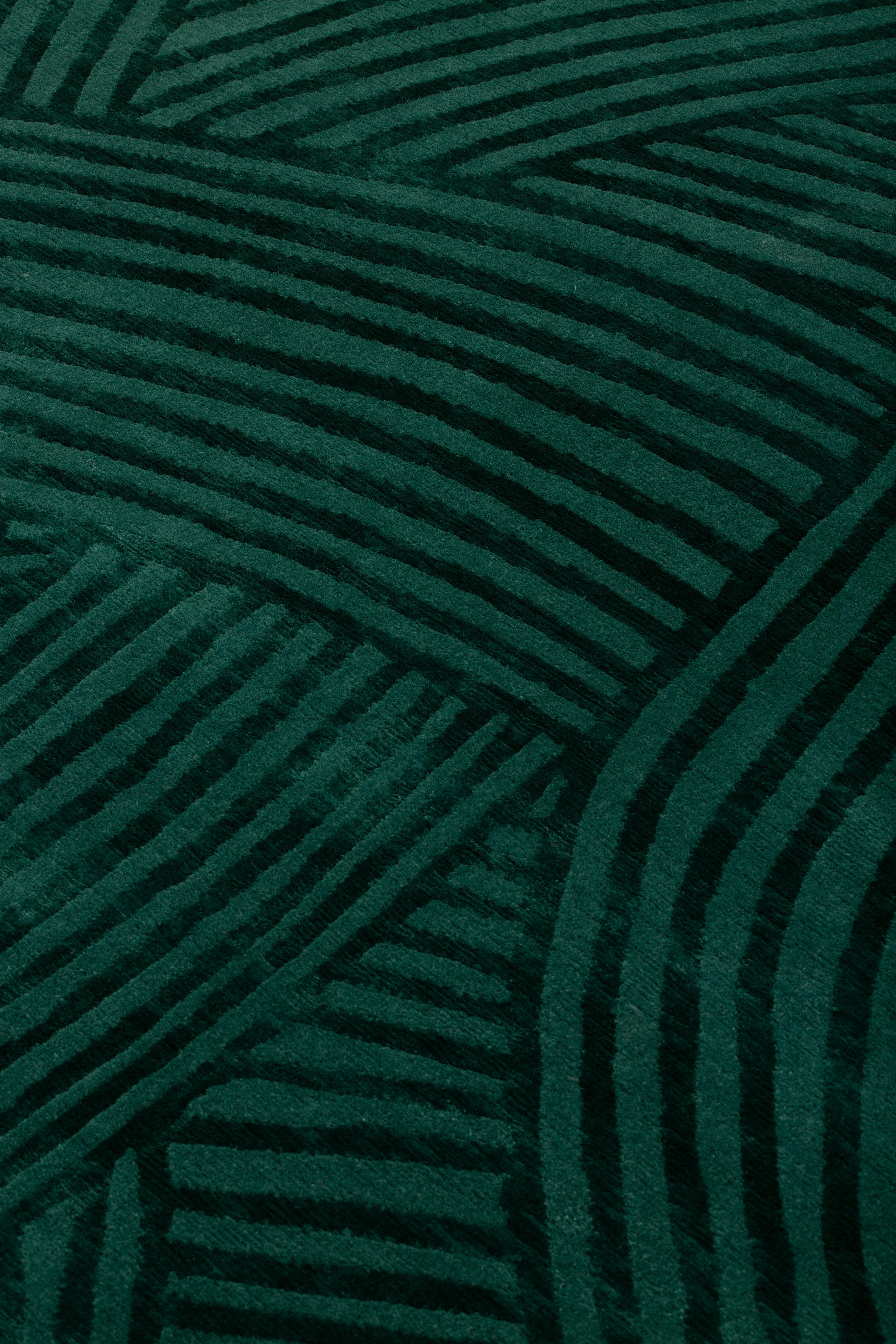 Né en France. Conçu à Milan. Produit au Népal.
cc-tapis est une société italienne qui produit des tapis contemporains noués à la main, créés au Népal par des artisans tibétains experts.
La société a été fondée par Nelcya Chamszadeh et Fabrizio