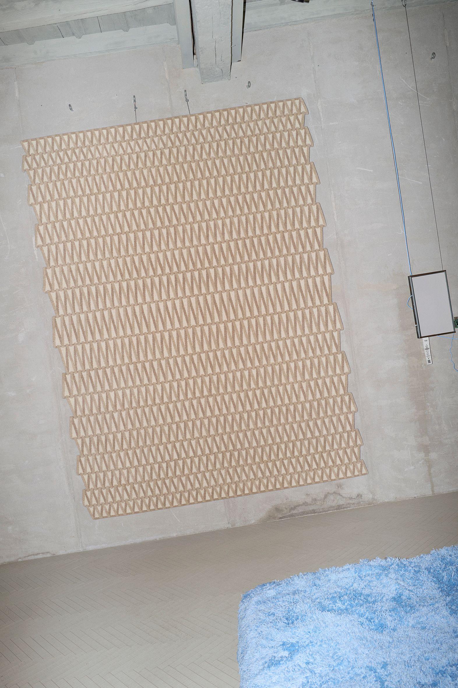 Laine cc-tapis SPIRALÉ tapis fait main en tissu non teint Light par Dominique Perrault en vente