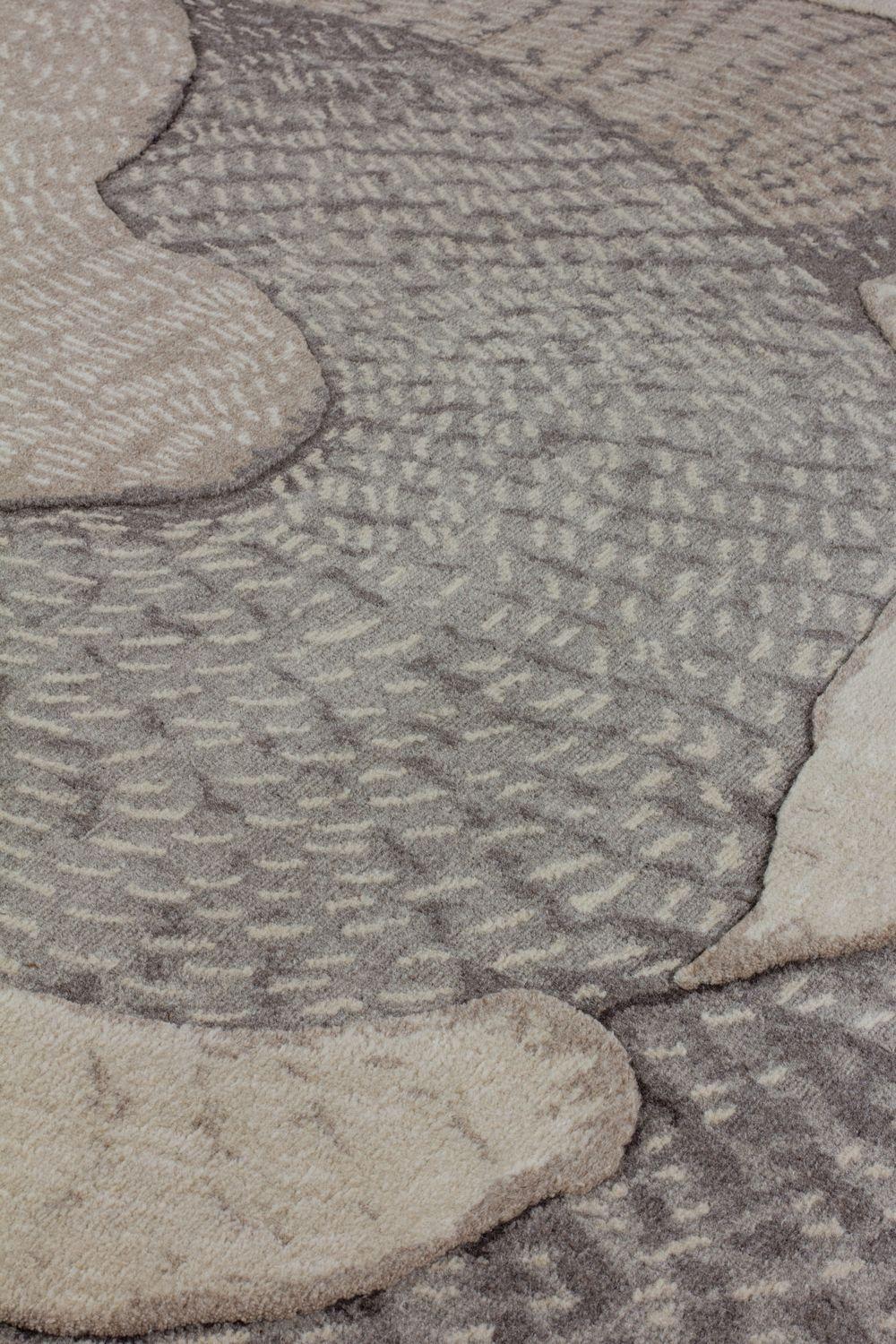 Inspired by his copper series, Kwangho Lee and cc-tapis present The Color of Copper (TCOC), a collection of four hand-knotted rugs that reinterpret the oxidation process of this metal using pure silk, Himalayan wool and aloe fibers.
Kwangho Lee has