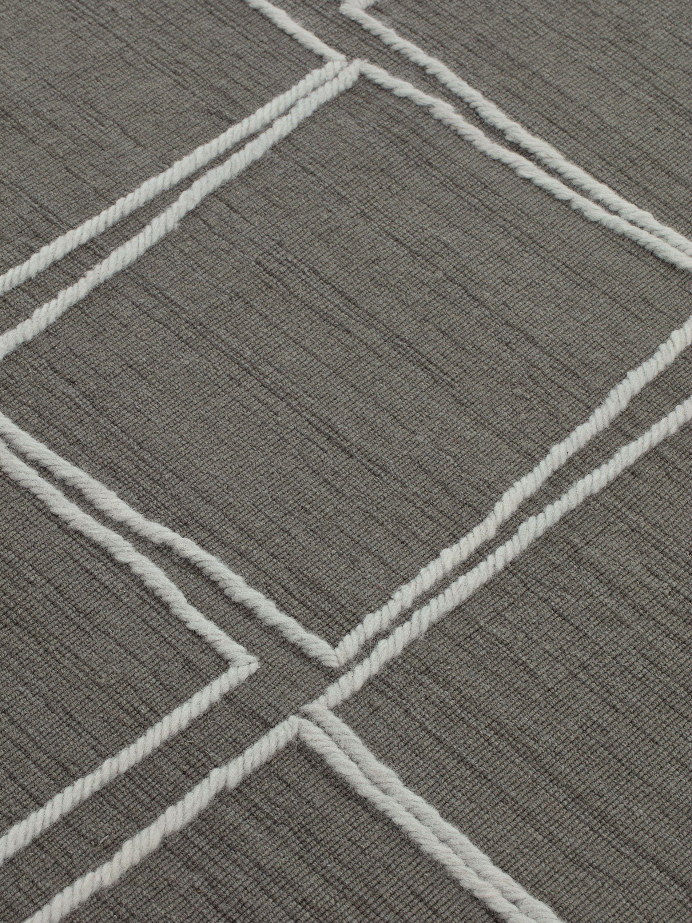 Nepalese cc-tapis Tessera Offset Large, tappeto in grigio chiaro di Yabu Pushelberg in vendita